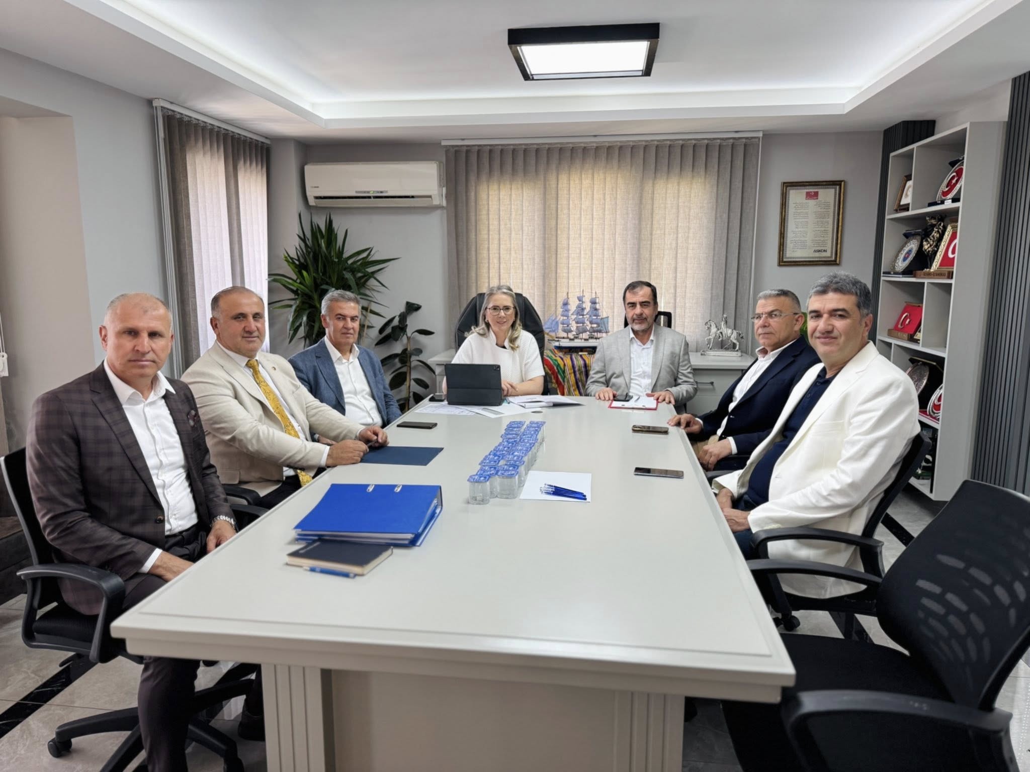 Cankiridan Aydina Yerel Yonetimler Mesaji Aydin Ak Belediyecilikle Kazanacak 570372 F9101D1Ca39A25E1628F83F9B18A1970