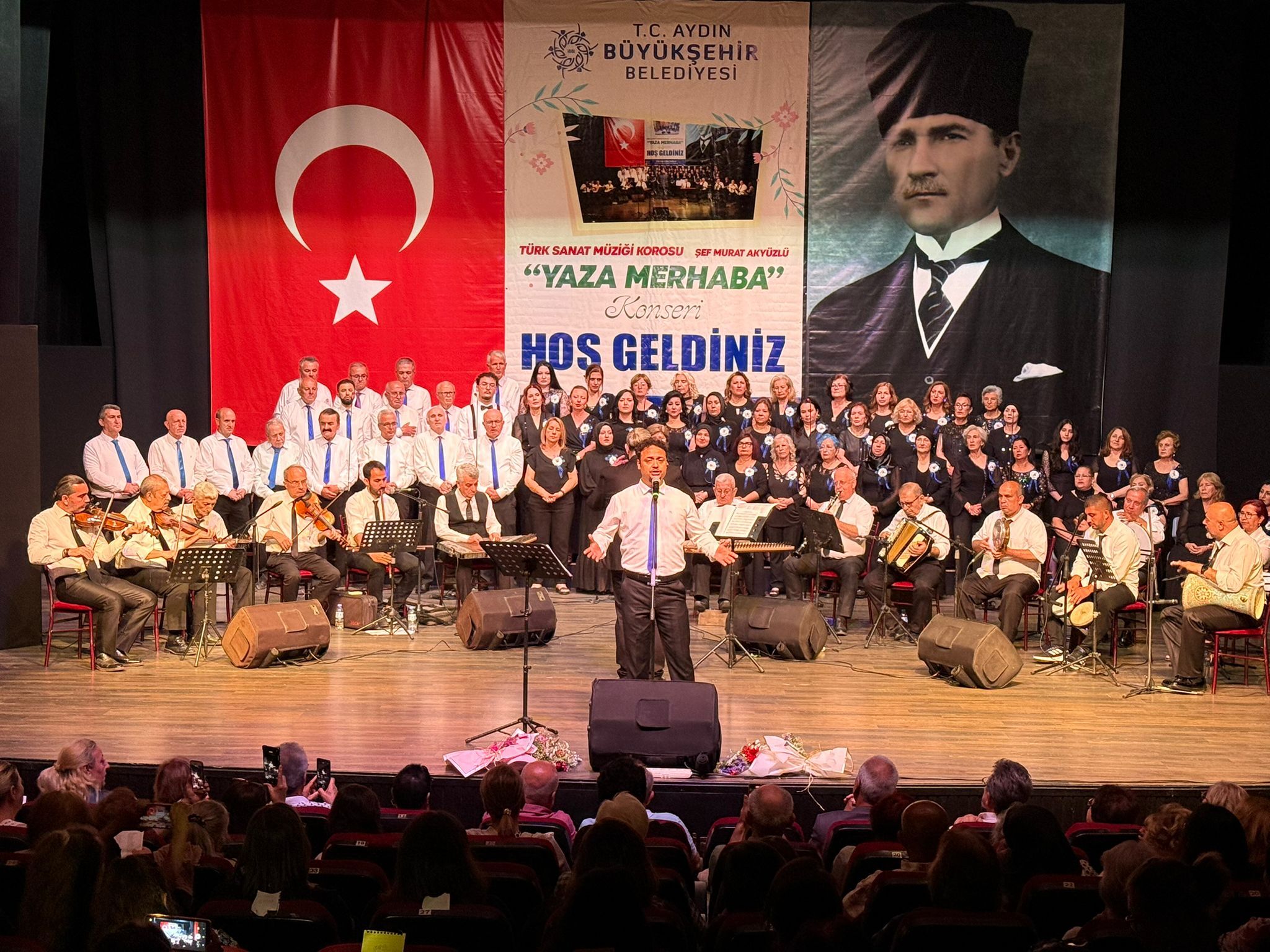 Cercioglu Sevilen Sarkilari Aydinlilar Ile Bulusturdu 571634 84B9180Fcf08Dc1Cbcaeecaa847A281A
