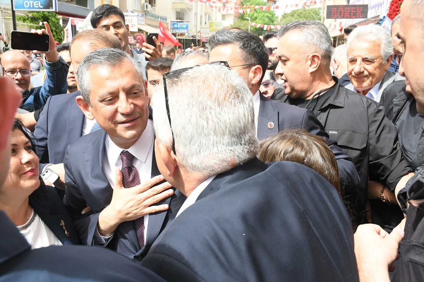 Chp Kusadasi Ilce Orgutunun Yeni Binasi Genel Baskan Ozgur Ozelin Katilimiyla Acildi 568477 519756365E466Aad133Ad1Edde34Fa38