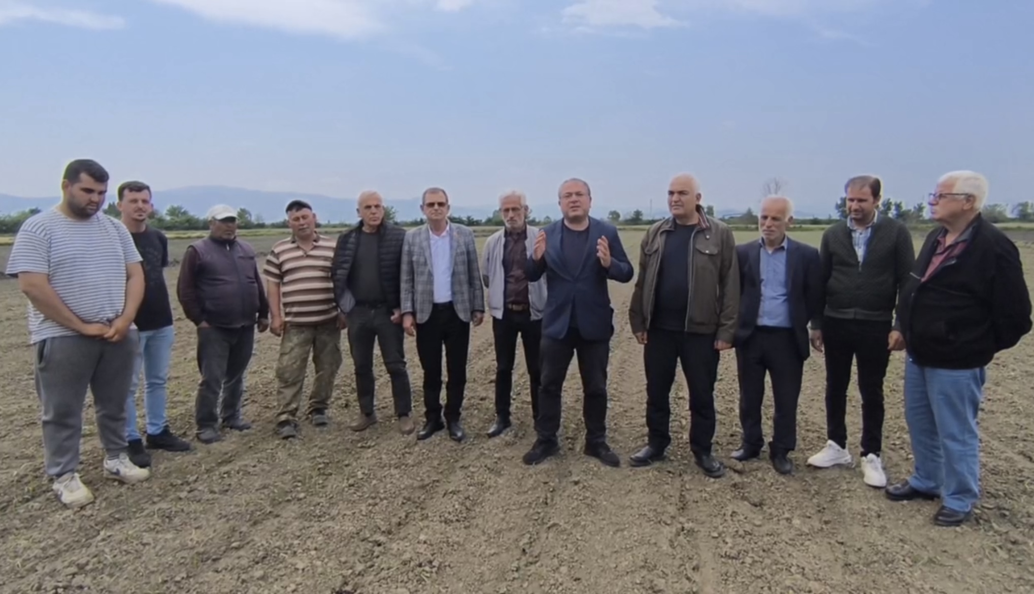Chpli Karakoz Iktidara Seslendi Ciftcimiz Hayvancimiz Uretmek Istiyor Ellerinden Tutun 564528 2F62F1563C43Db801805E173Dbbcb157