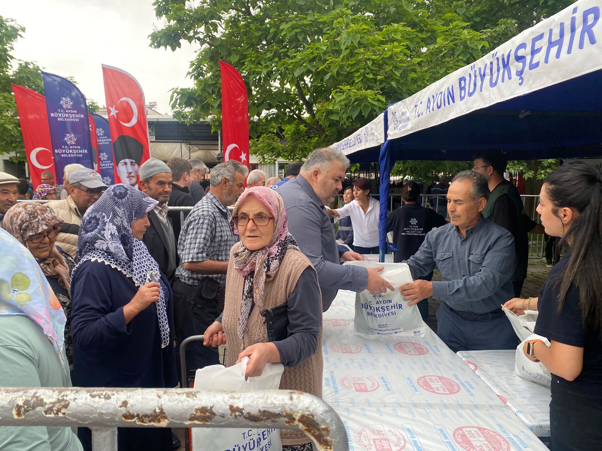Karpuzluda Ata Tohumlu Fideler Ureticiyle Bulustu Vatandastan Buyuk Ilgi 566656 60Edd881Faab5952180255D042270E68