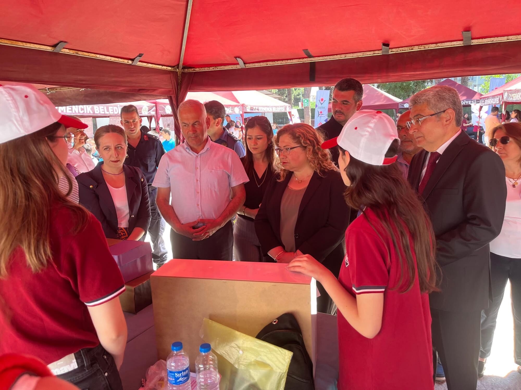 Kaymakam Dogru Tubitak Bilim Fuarinda Ogrencilerin Projelerini Inceledi 567488 0Af6513Ec0Cff8Ec5Ed4Ac1F68Cceb4A