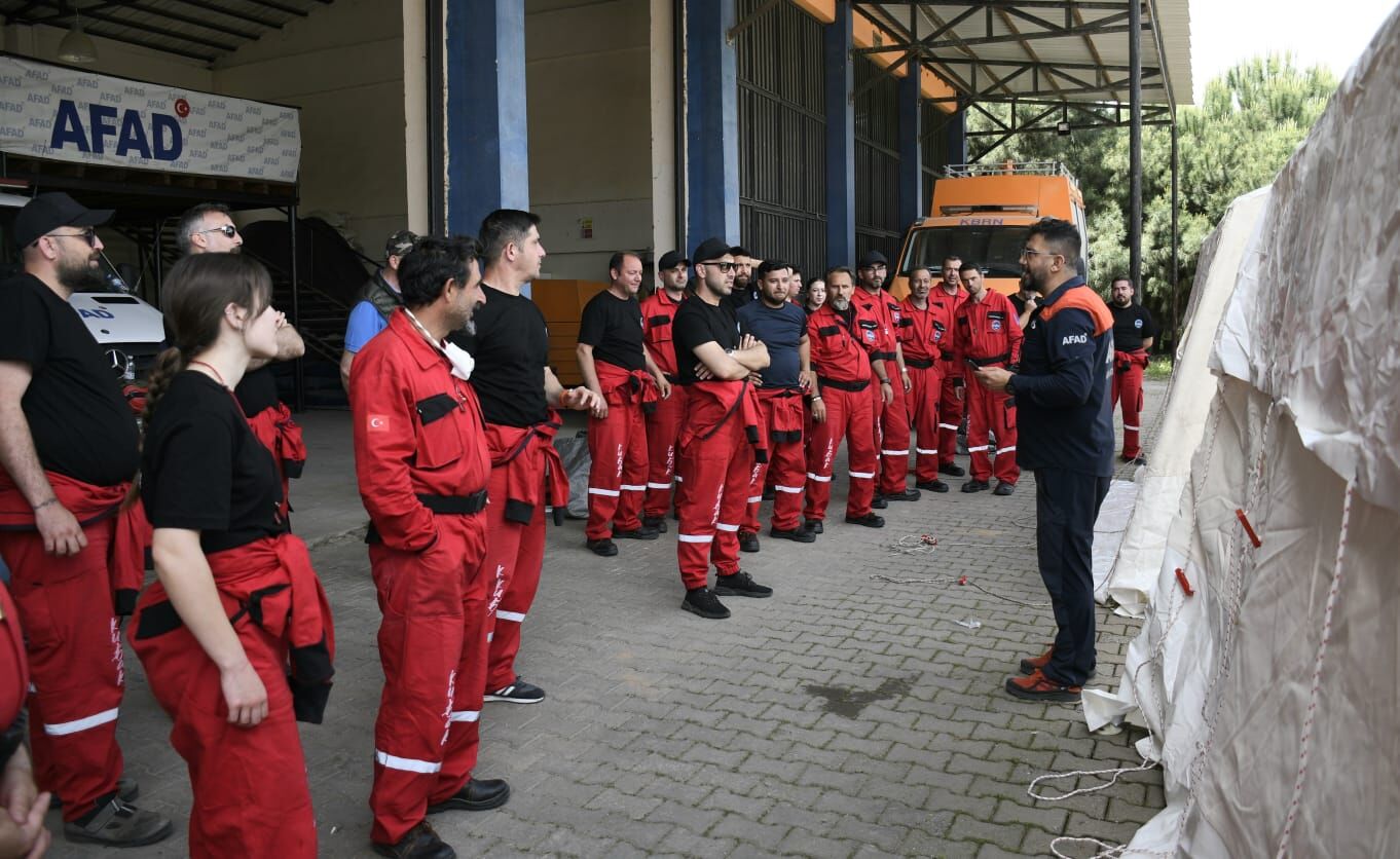 Kusadasi Belediyesi Arama Kurtarma Ekibi Egitimini Basariyla Tamamladi 567211 C0F8F6B6D2684Ba5152D1A351555529F