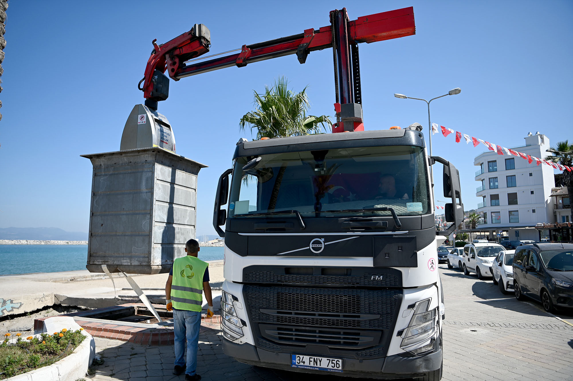 Kusadasi Kent Temizliginde Yeni Donem Cop Saati Uygulamasi 567563 Ff1Efcc29706Eb67Beaf888Be2B41B28
