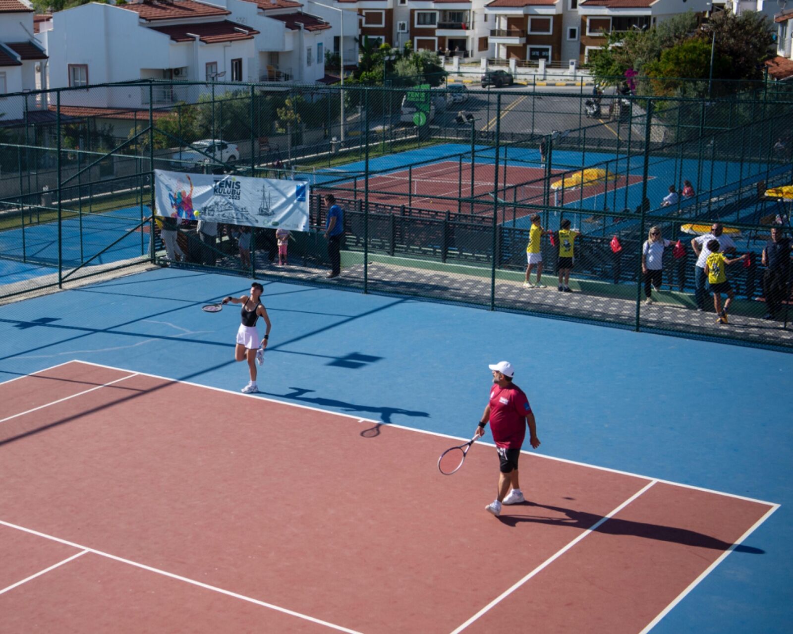 Kuşadası Tenis Kulübü'nde 19 Mayıs heyecanı yaşandı
