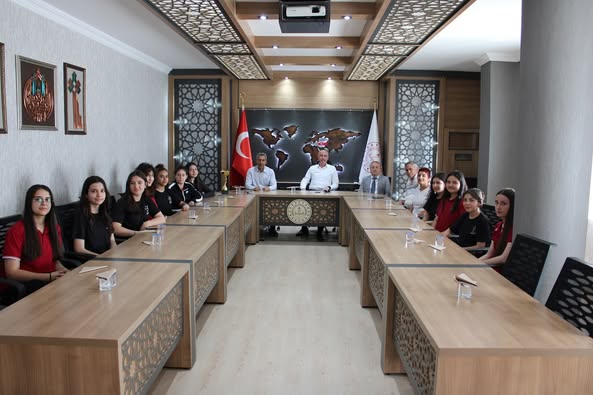Mudur Arikoglu Il Birincisi Takimi Agirladi Basari Pastayla Kutlandi 566449 Bab92Abcd073B20Cd6182Bc33Dca2769