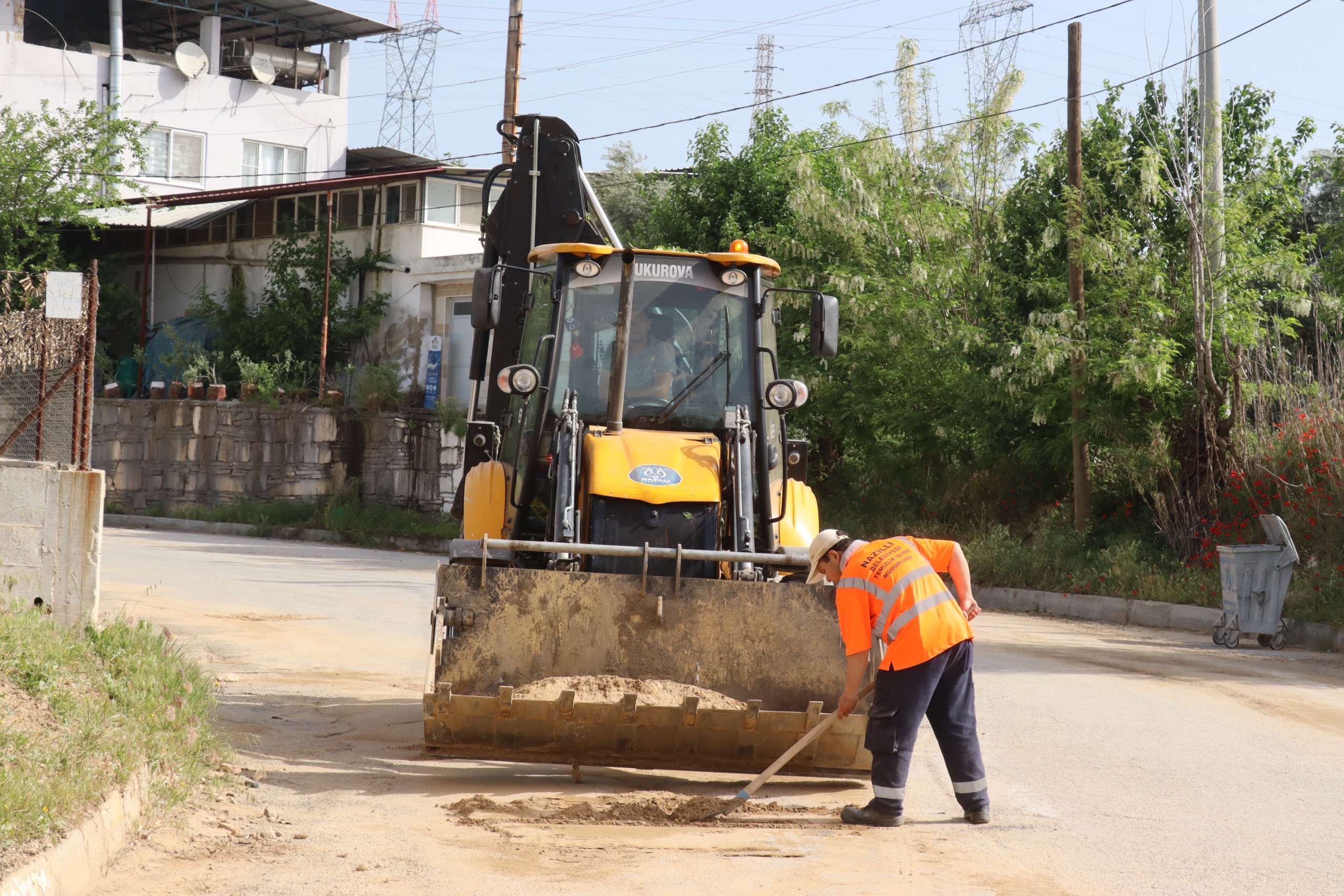 Nazillide Kapsamli Temizlik Yapildi Baskan Tetik Ekibimle Gurur Duyuyorum 566532 C85B520B788360C933C3C19448403Ede