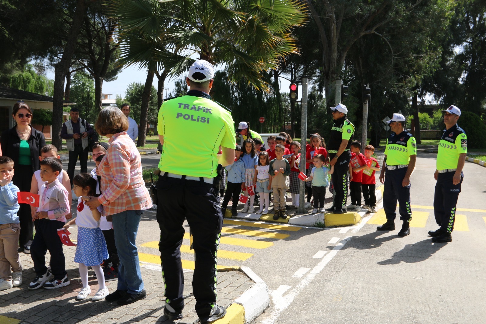 Nazillinin Minik Trafik Dedektifleri Kurallari Uygulamali Ogrendiler 566001 2976811062F7F1Baafd89676Bd065659