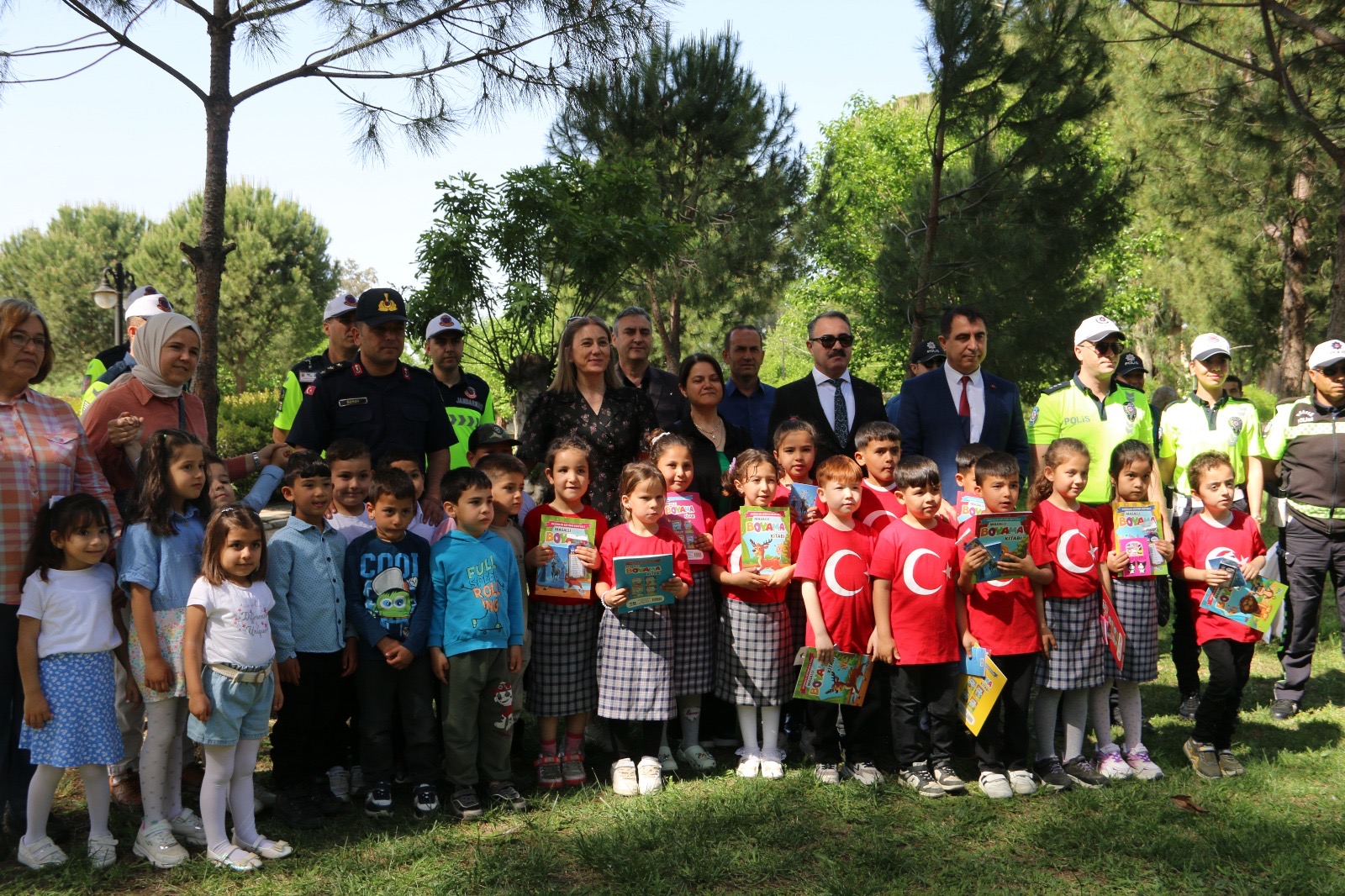 Nazillinin Minik Trafik Dedektifleri Kurallari Uygulamali Ogrendiler 566001 B6Eb90E254Ed46A603399169B81467C7
