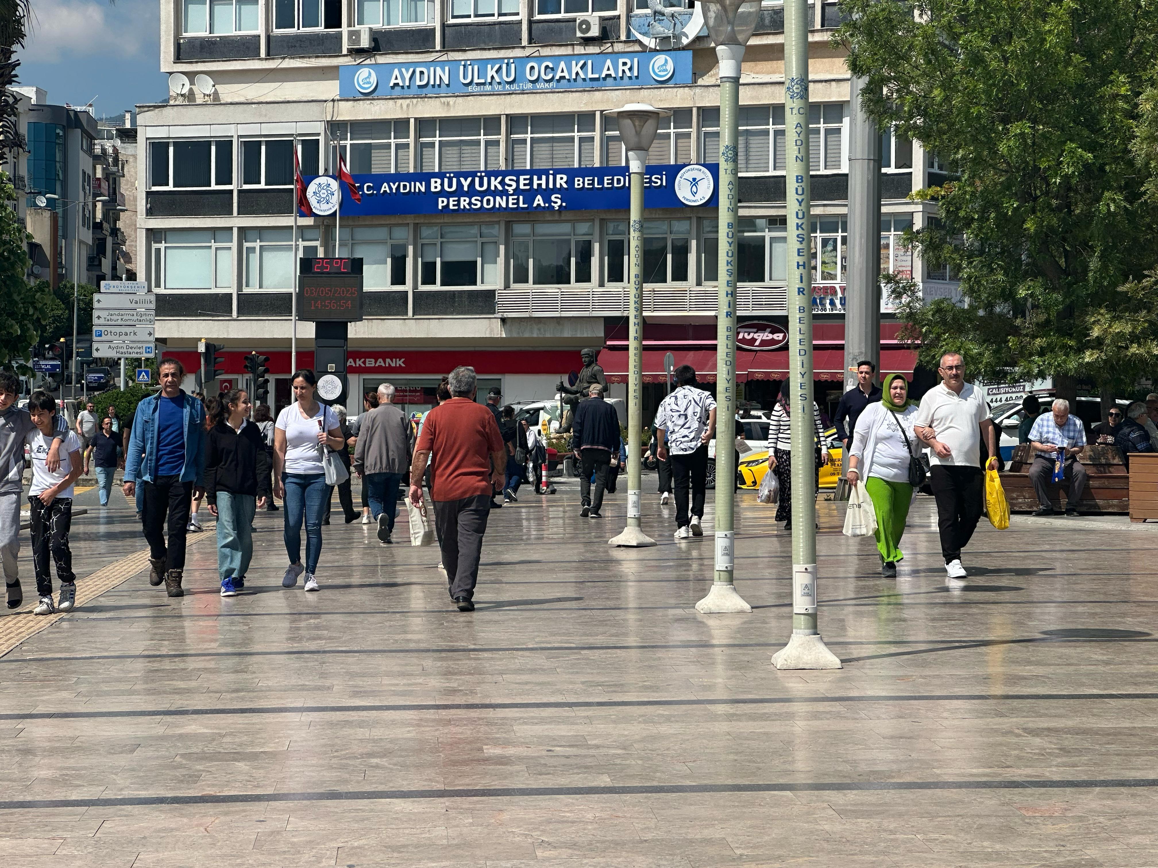 Sicak Hava Aydinlilari Disari Atti Kevser Dayan 564854 40Fd6743B999Ebf0188692B1A3C52456