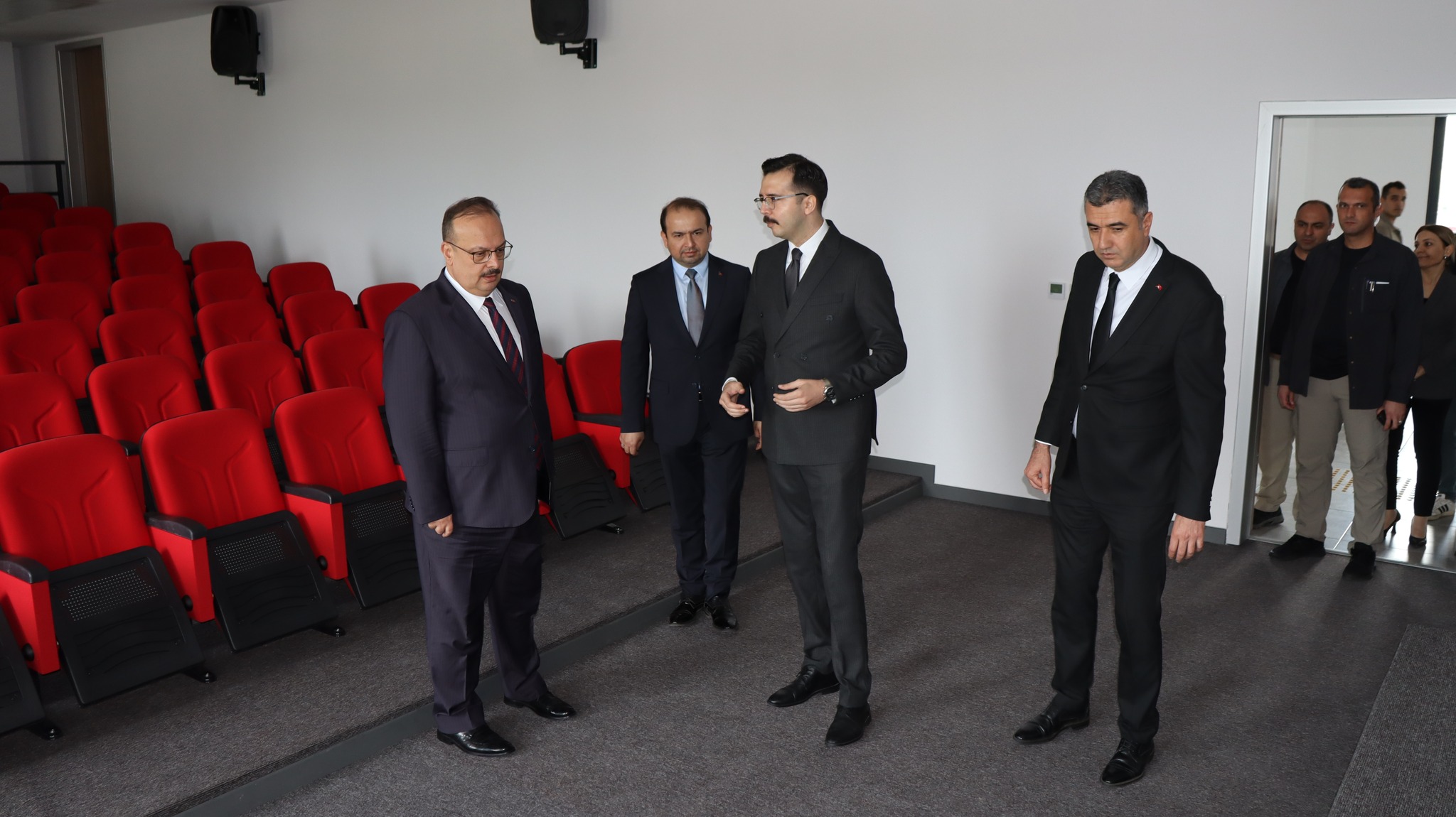 Vali Canbolat Karpuzluyu Ziyaret Etti Yatirimlari Yerinde Inceledi 564754 0D1Ab90B23F97116A557F79Dc82D63Aa