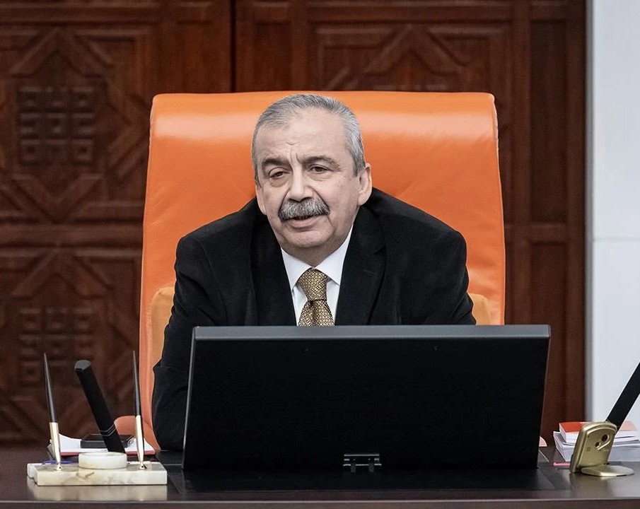 Önder DEM Parti'ye ateş püsküren kişiden yardım istemiş! Vefatından kısa süre önce görüşmüşler