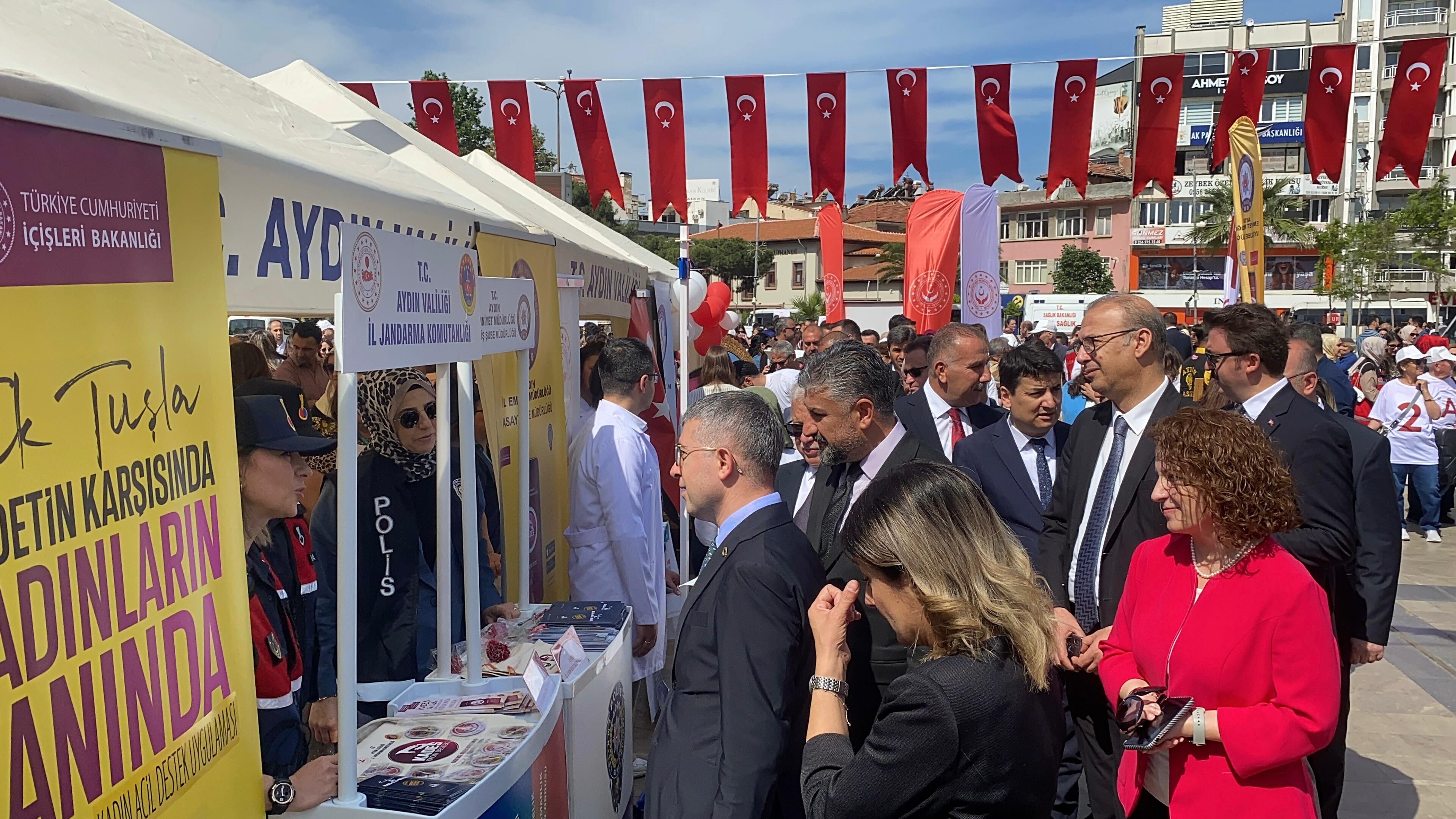 Aydın’da ‘Ailemiz Geleceğimiz’ yürüyüşü