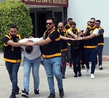 Kızı yaşındaki sevgilisinden iş adamına büyük şok! Evine çağırıp hayatının dehşetini yaşattı