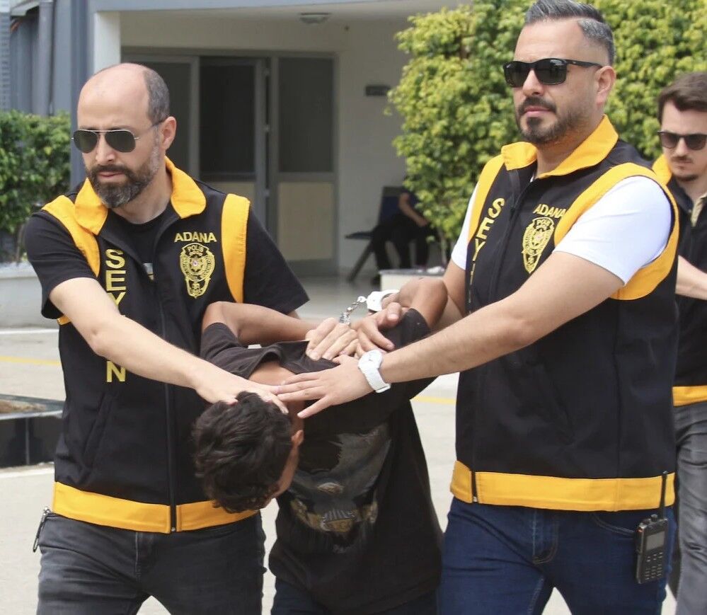 Kızı yaşındaki sevgilisinden iş adamına büyük şok! Evine çağırıp hayatının dehşetini yaşattı