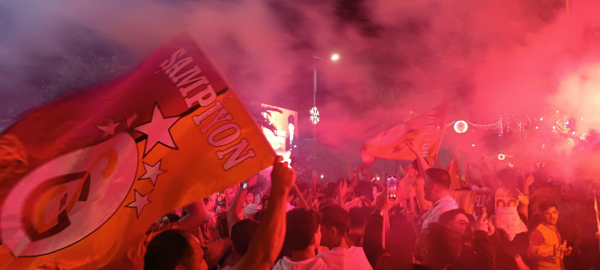 Aydın'da sarı kırmızı coşku 
