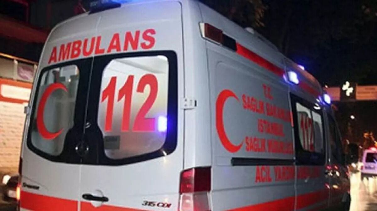 Öfkeli evlat anne ve babasını delik deşik etti! Kanlı ekmek bıçağını polislere verdi