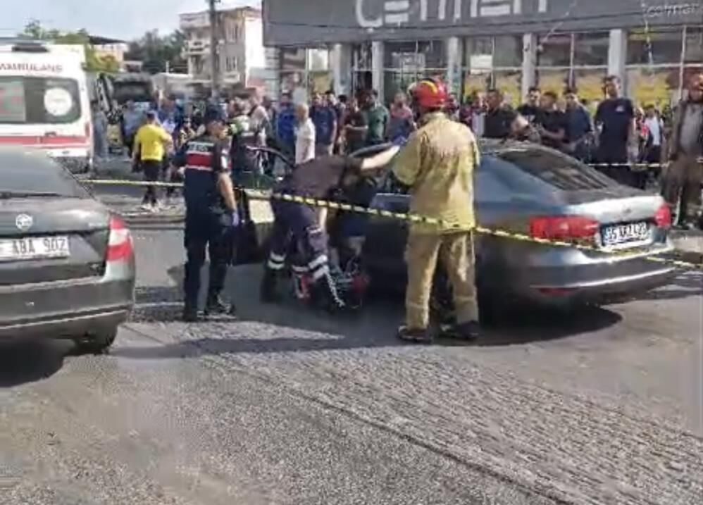 İzmir-Aydın yolunda otomobili silahlarla taradılar! Aynı aileden 3 kişi öldü, 3 kişi ağır yaralandı