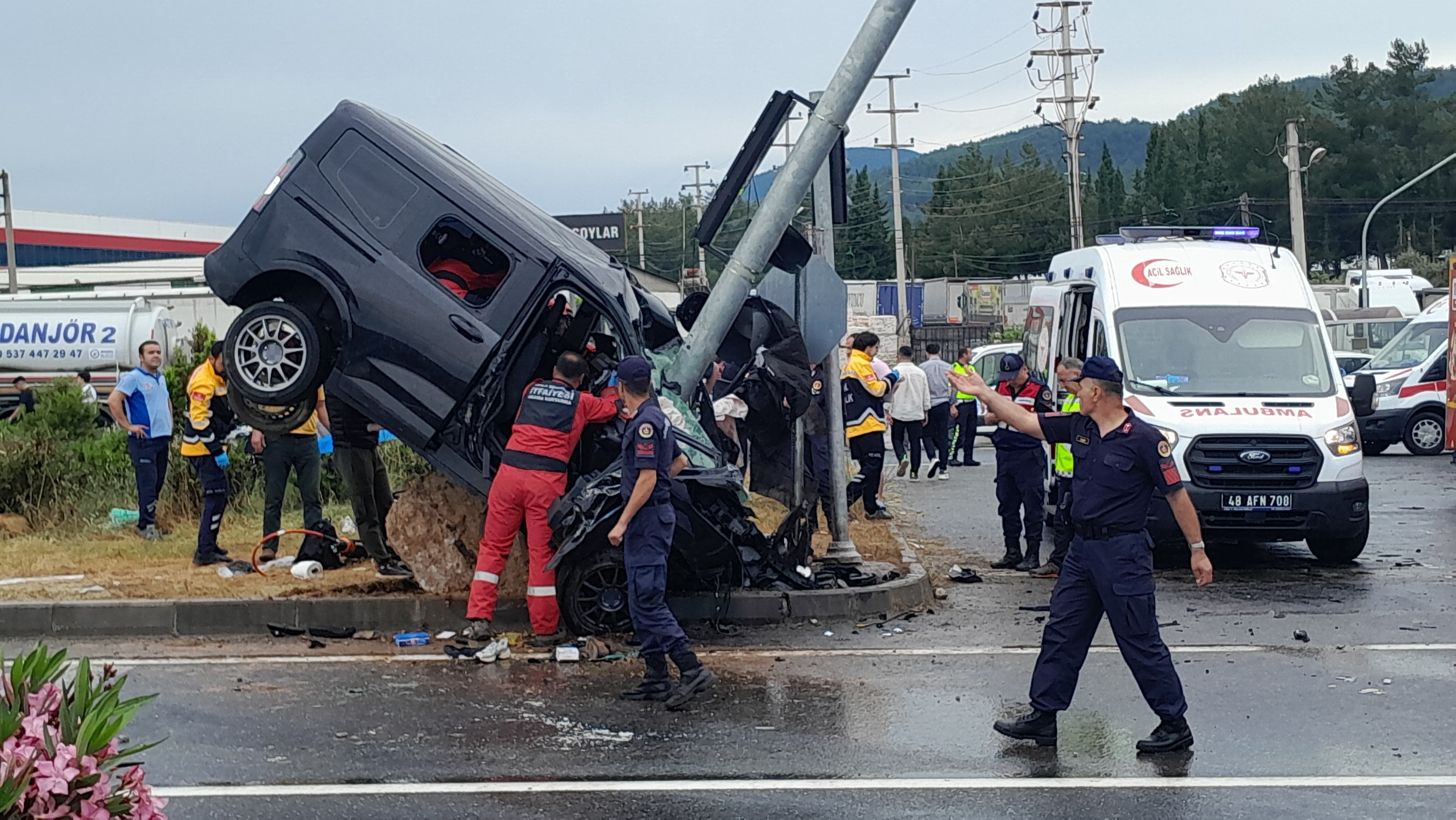 Muğla-Aydın karayolundaki feci kaza kameralara yansıdı