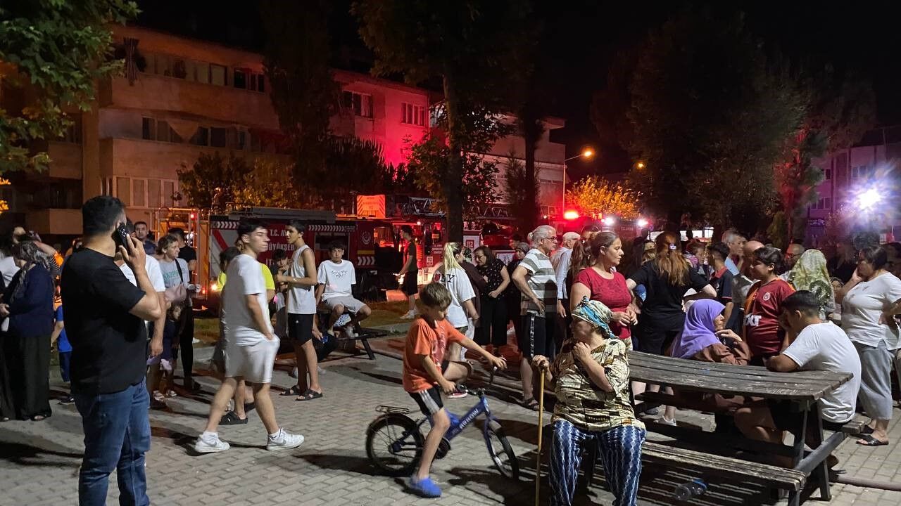 Aydın'da büyük dehşet! Kadın demir parmaklıklar kesilerek kurtarıldı