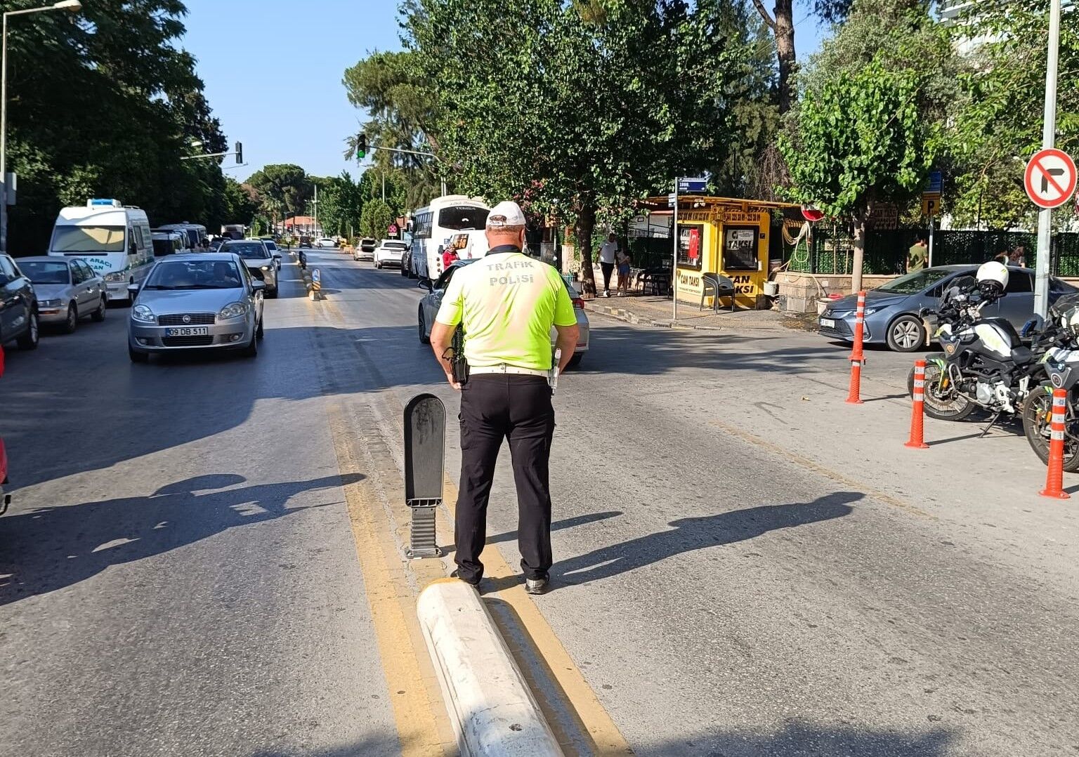 Aydın’da trafik ekiplerinden duyarlılık örneği! Vatandaşlara sessizlik çağrısı yapıldı