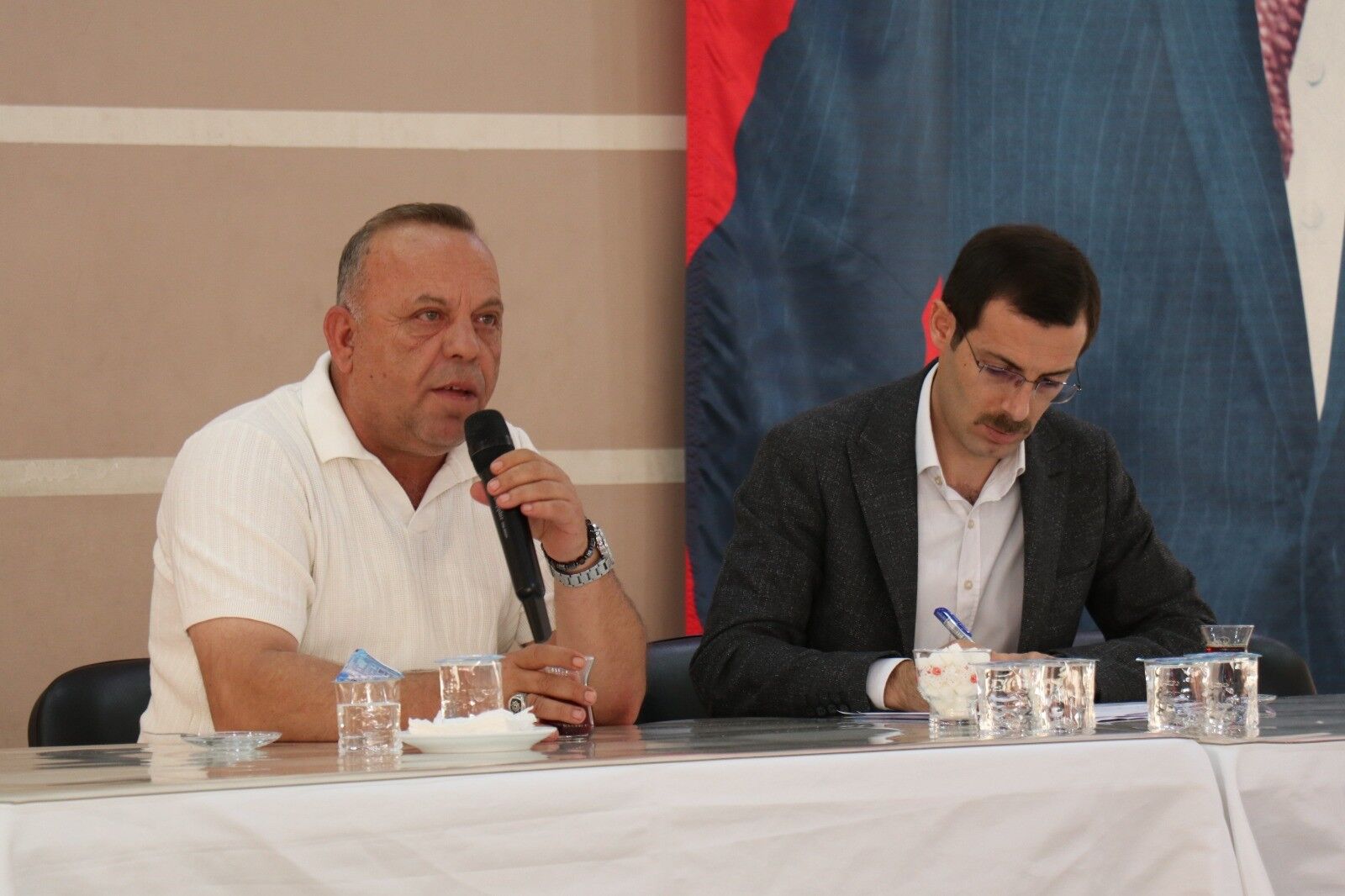 Bozdoğan bu toplantıya kilitlendi: Gündem yangınlar ve sinek mücadelesi