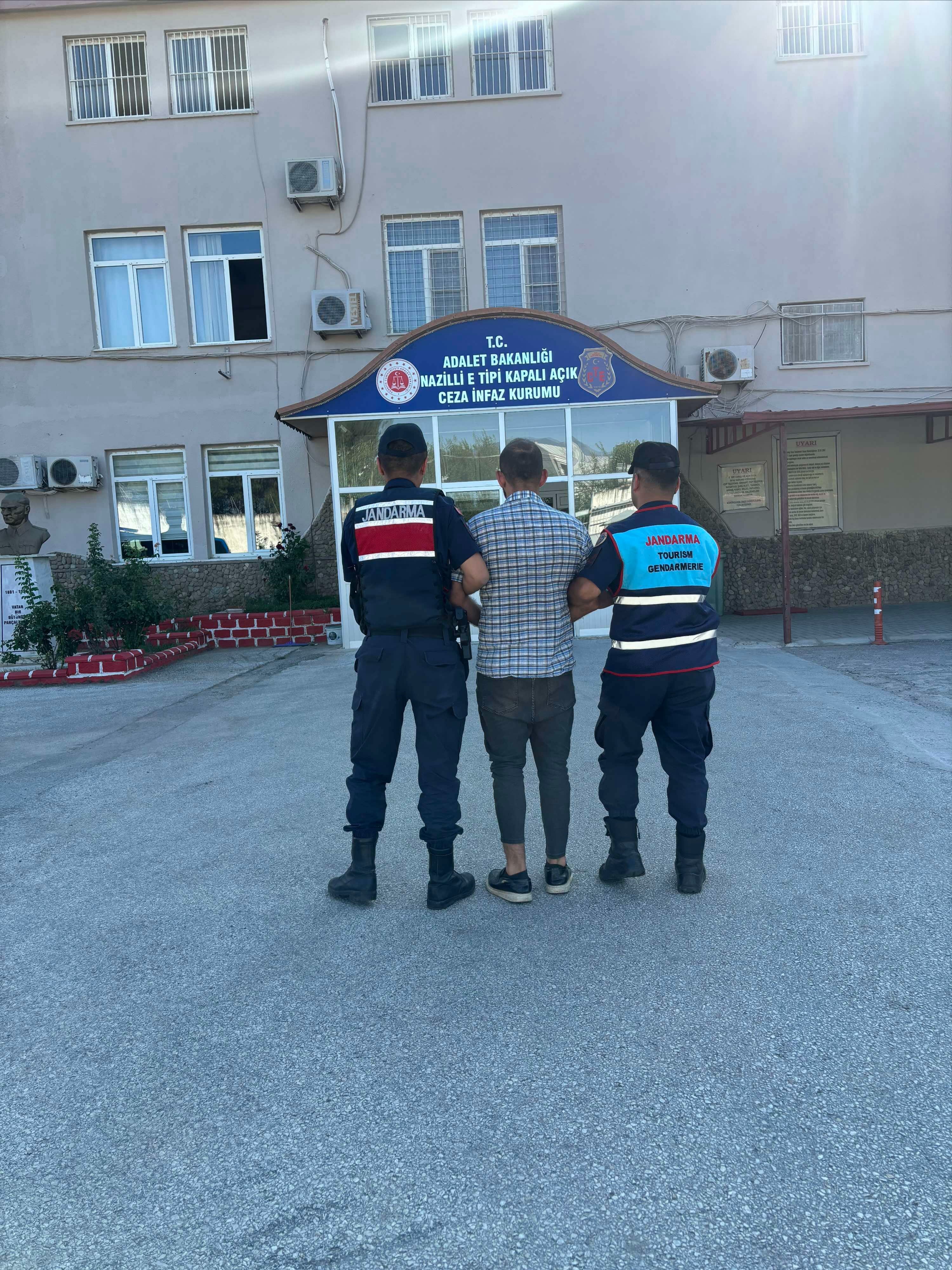 Aydın’ın 2 ilçesinde 3 kişi yakalandı