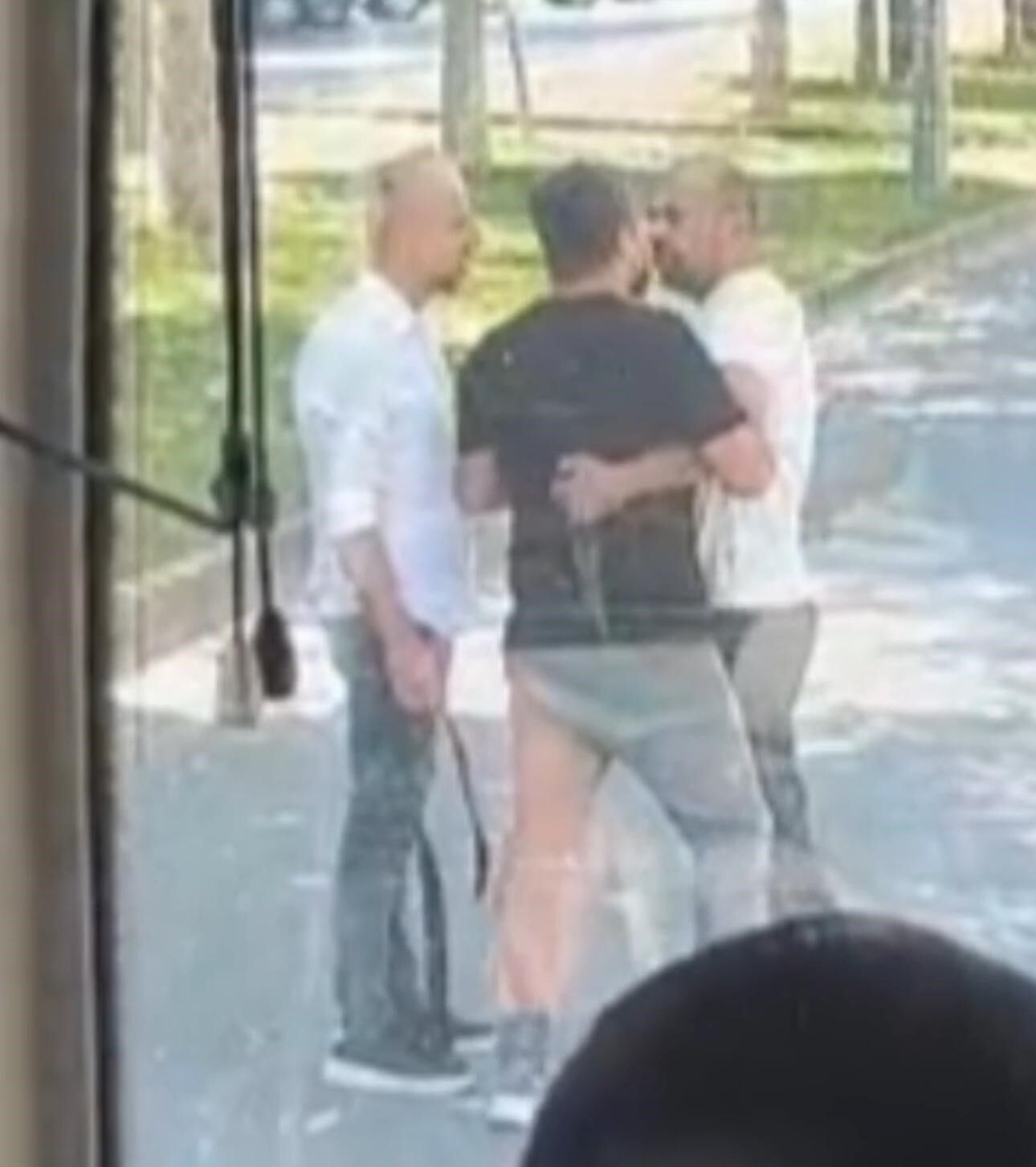 Şehrin göbeğinde kan donduran vahşet! Kemerle akrabasını boğmaya çalışan şahıs tutuklandı