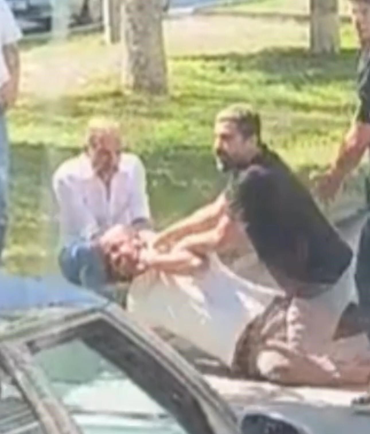 Şehrin göbeğinde kan donduran vahşet! Kemerle akrabasını boğmaya çalışan şahıs tutuklandı