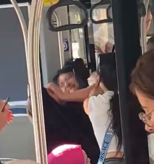 Otobüste tesettürlü kadına çirkin saldırı! 28 Şubat sürecinde yaşananları hatırlattı