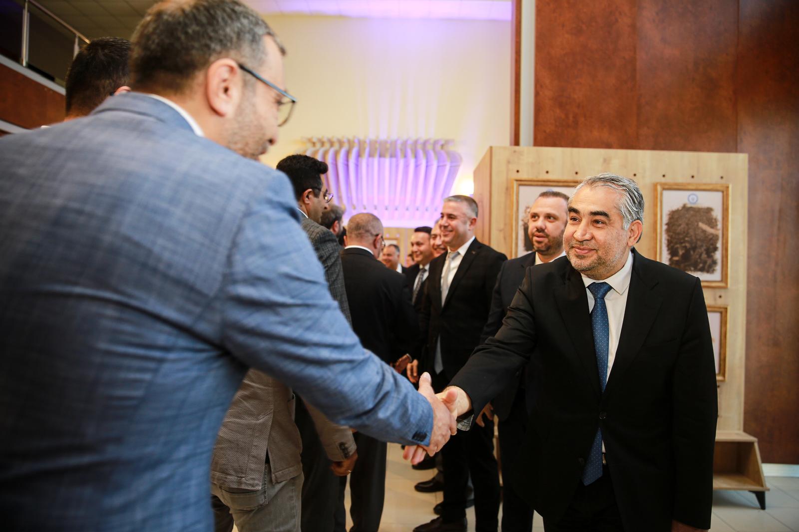 Adu Ailesi Bayramlasti 573269 622E14450Aaa249Cc7931F0Cc908B496
