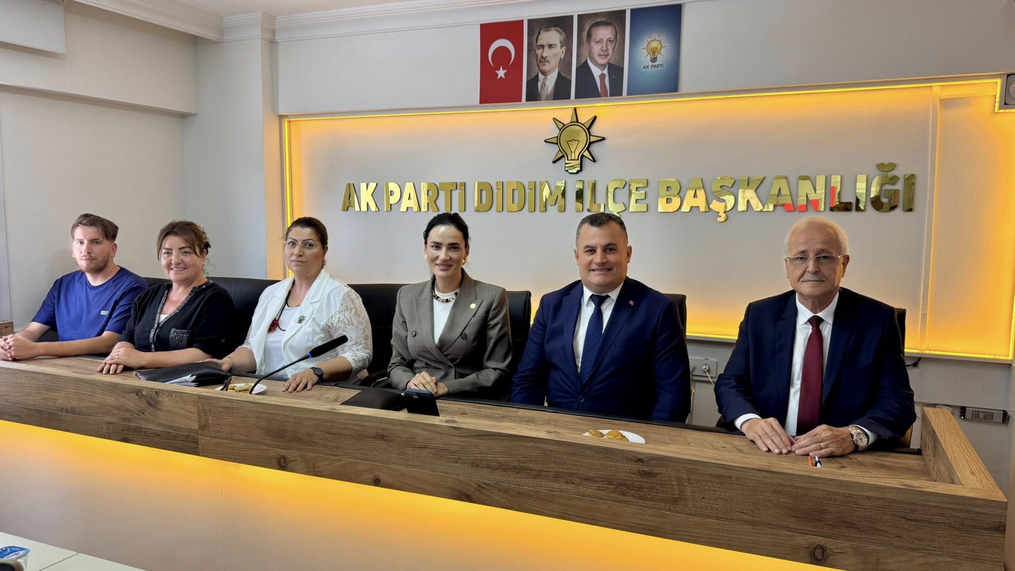 Ak Parti Didimde Hedef Buyuttu Kullanilmayan Oylari Kazanacagiz 576330 Fc3A1366C2393A682C2B1C8B4Be7875E
