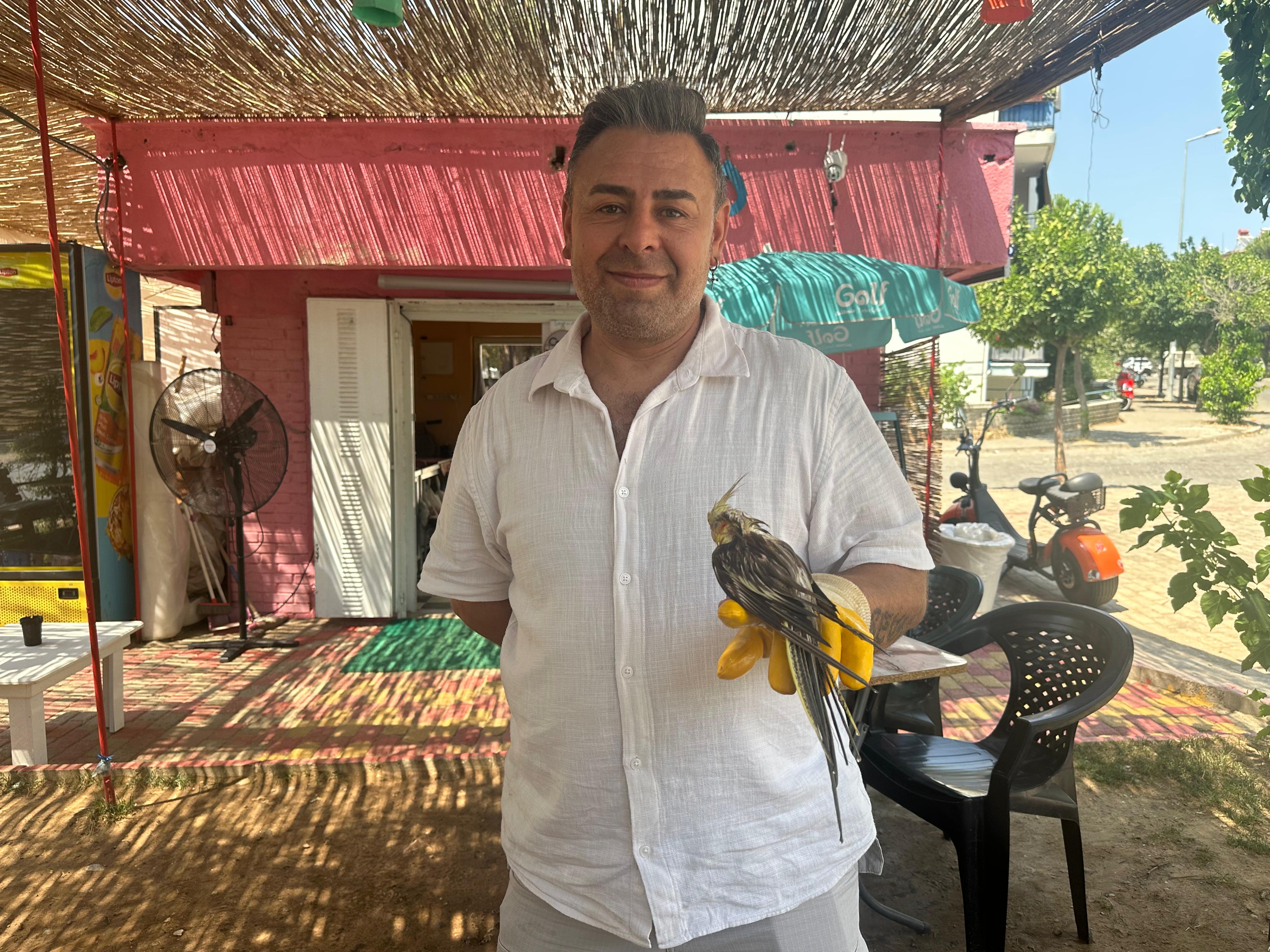 Aydın’da betonların arasında pembe bir dükkan 