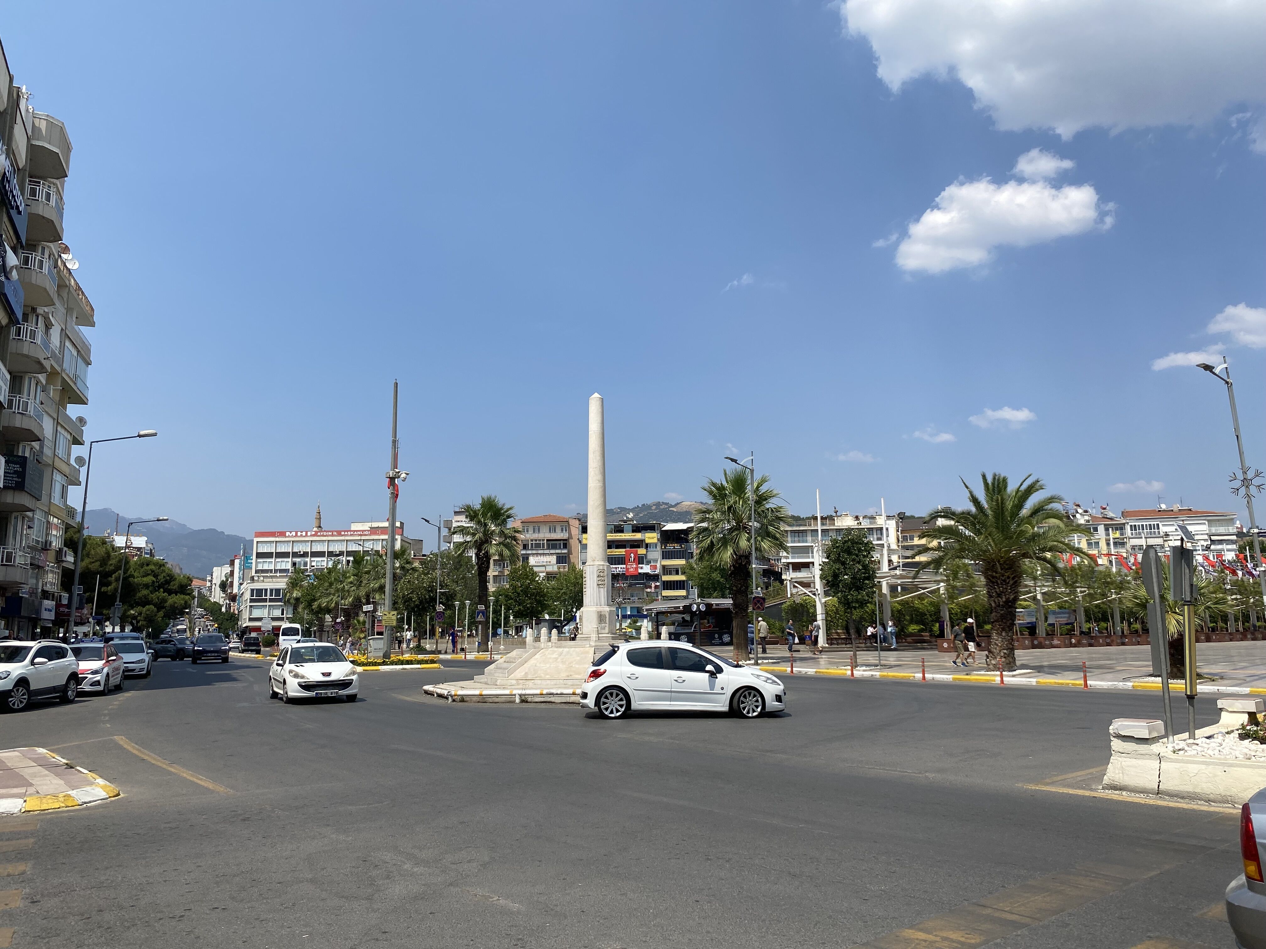 Aydinda Kavurucu Sicaklar Vatandasi Bezdiriyor Aydinlilar Sicaktan Kacti 577443 B98Af5D00185F2765464Fed990867684