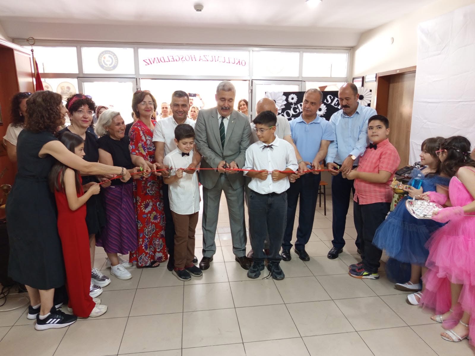 Aydinda Minik Ogrenciler Eserlerini Sergiledi 574313 9B854D22393Dcef26227A420Ae0F2142