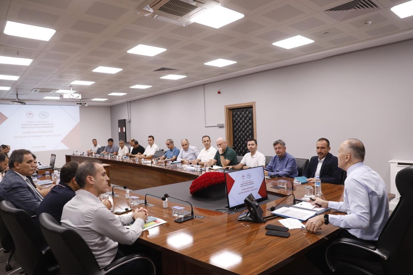 Aydinda Onemli Bolge Toplantisi Illerdeki Yatirimlar Degerlendirildi 575945 D1926A4Ca0B34163E1B6636782A85937