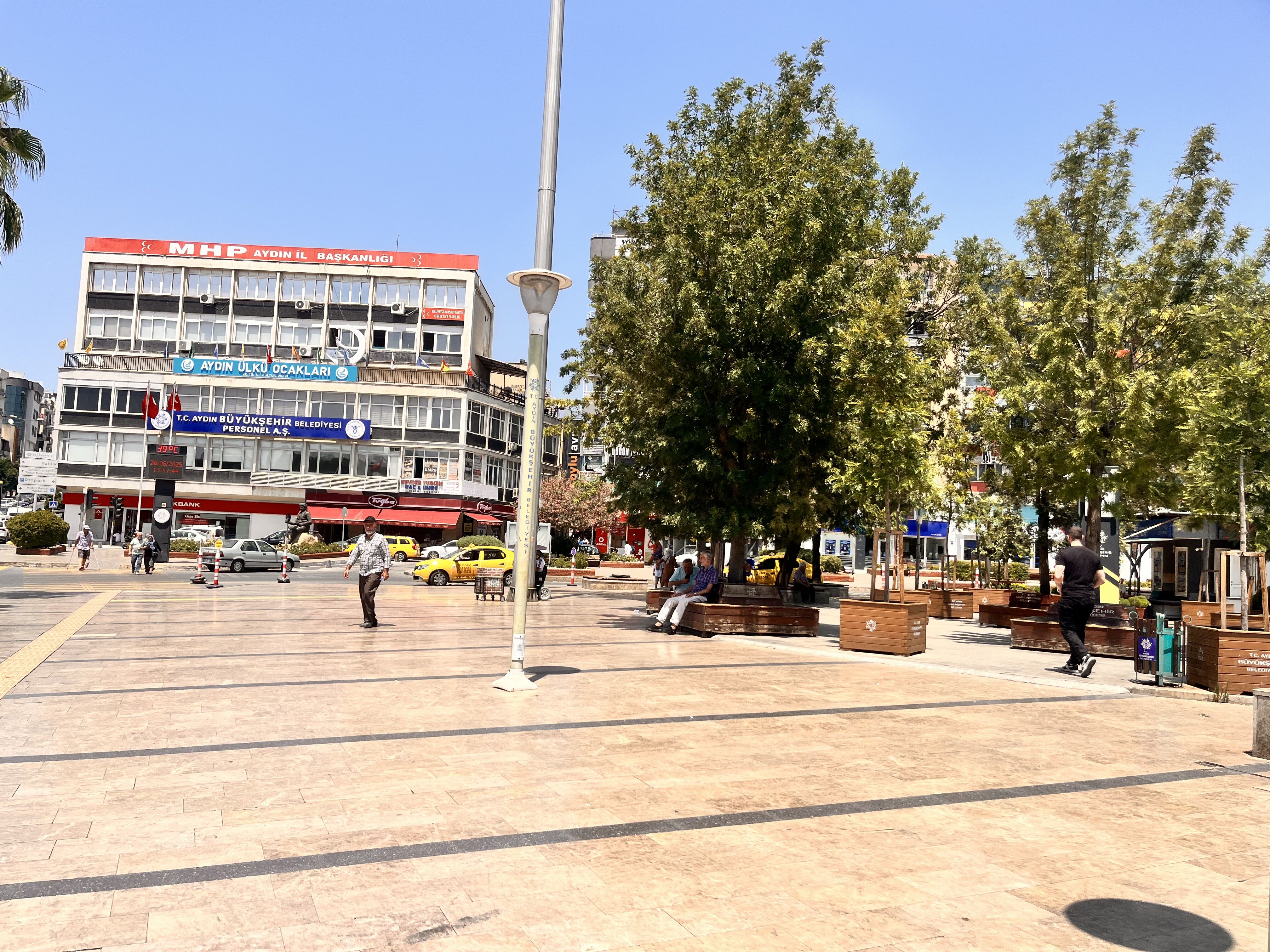 Aydinda Termometreler 40I Gosterdi Golgelik Alanlar Bile Bos Kaldi 579275 5424D7F558B300Bcefa2696E04923787