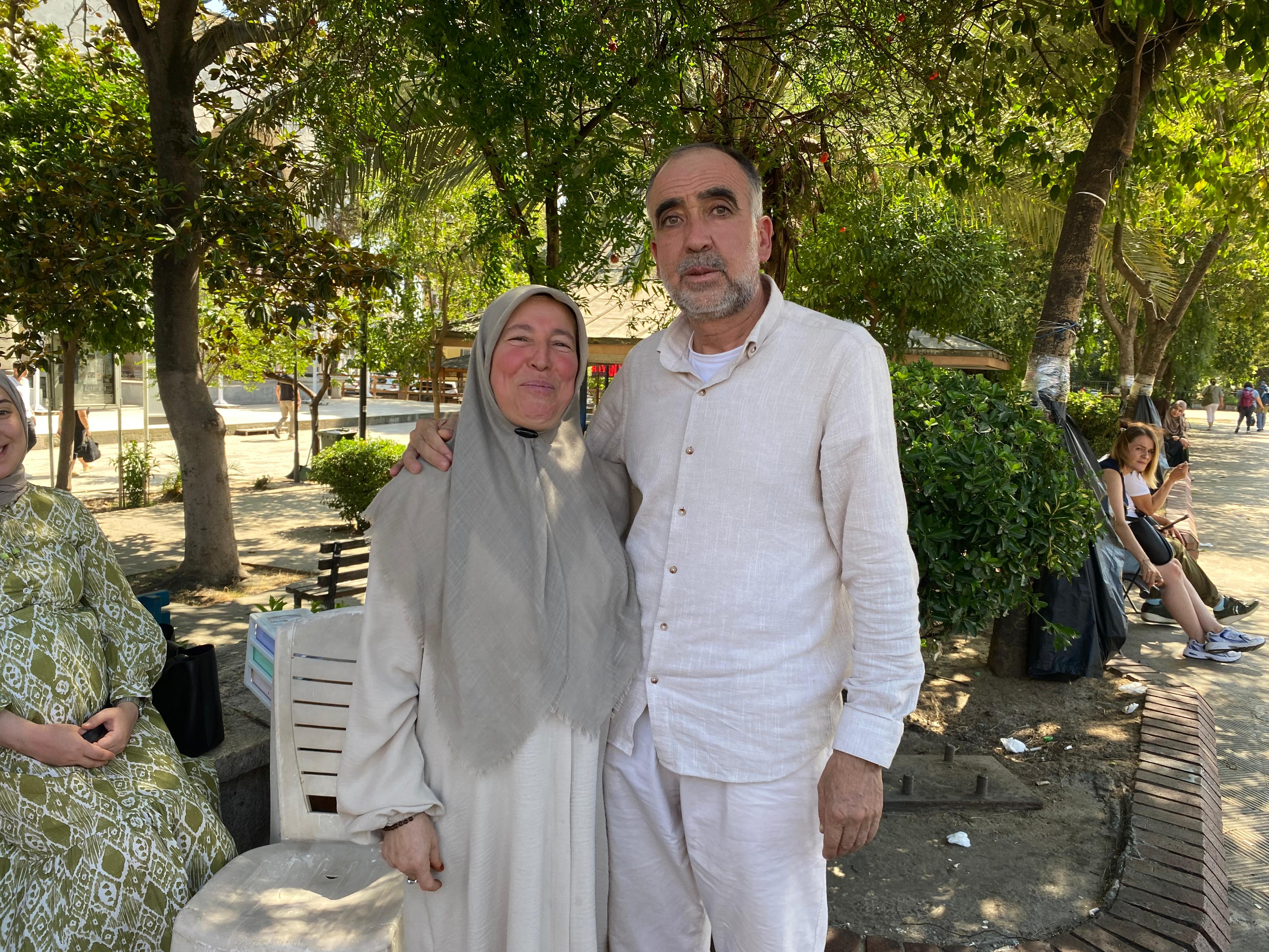 Aydınlı hacılar memleketlerine döndü: Duygusal anlar yaşandı