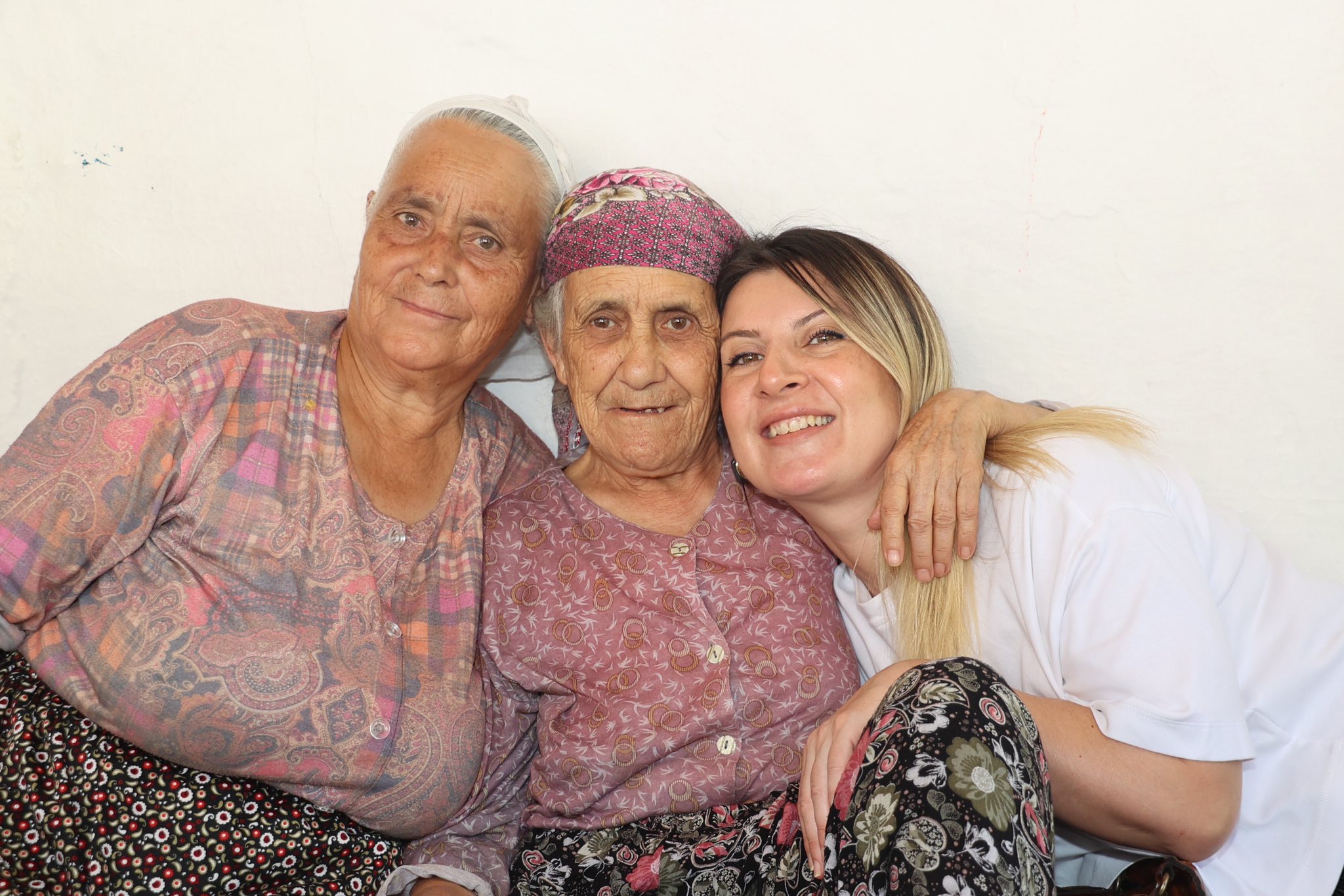 Baskan Aricinin Esi Kocarlida Gonullere Dokundu Tulay Aricidan Esentepeye Gonul Cikarmasi Hem Salvar Giyip Karabas Otu Ayikladi Hem Dertleri Dinledi 576655 3022Eed4F70D7E5Fbe8347745Cf05D6A