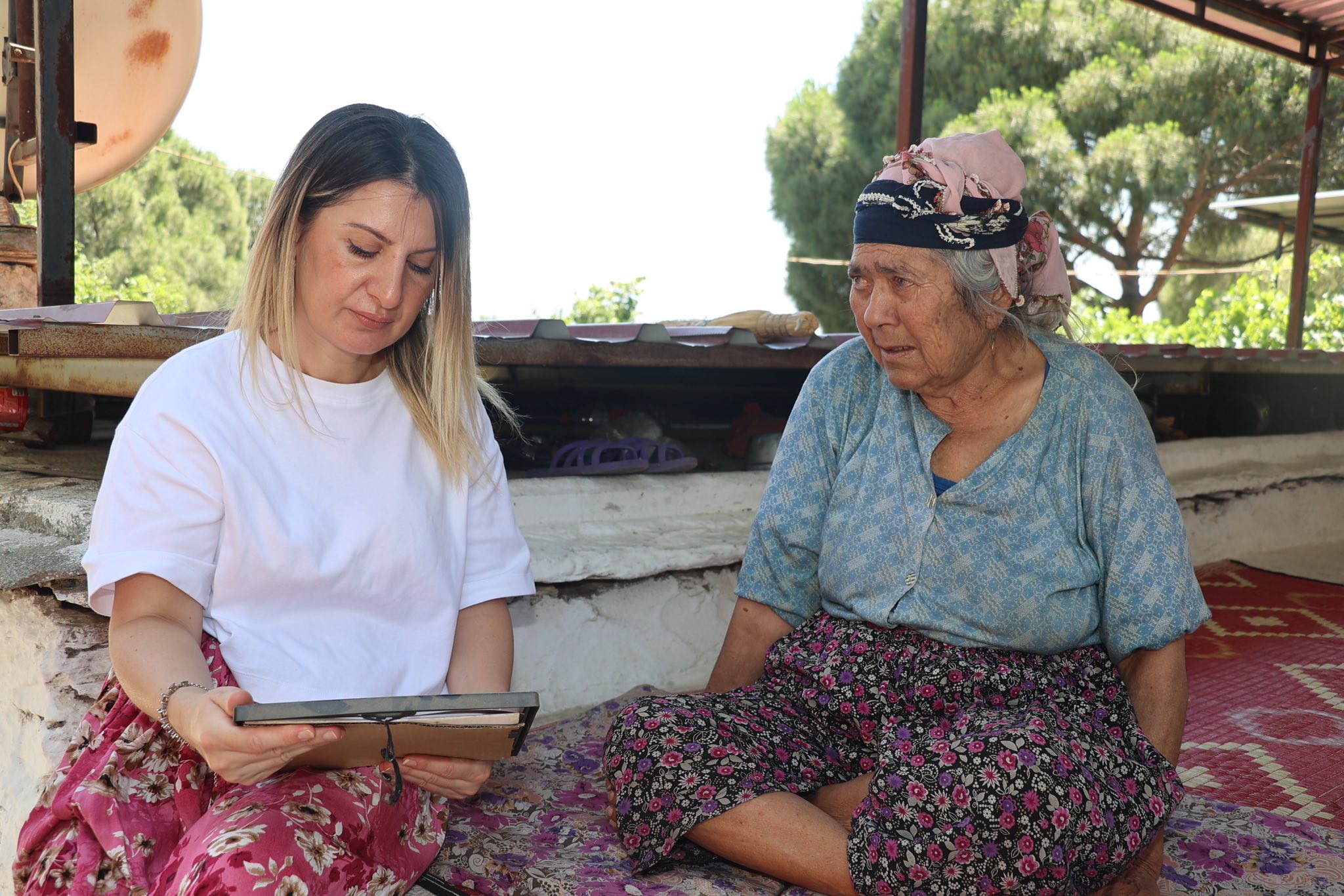 Baskan Aricinin Esi Kocarlida Gonullere Dokundu Tulay Aricidan Esentepeye Gonul Cikarmasi Hem Salvar Giyip Karabas Otu Ayikladi Hem Dertleri Dinledi 576655 48E0924195633Bf0C503679F2Daf249B