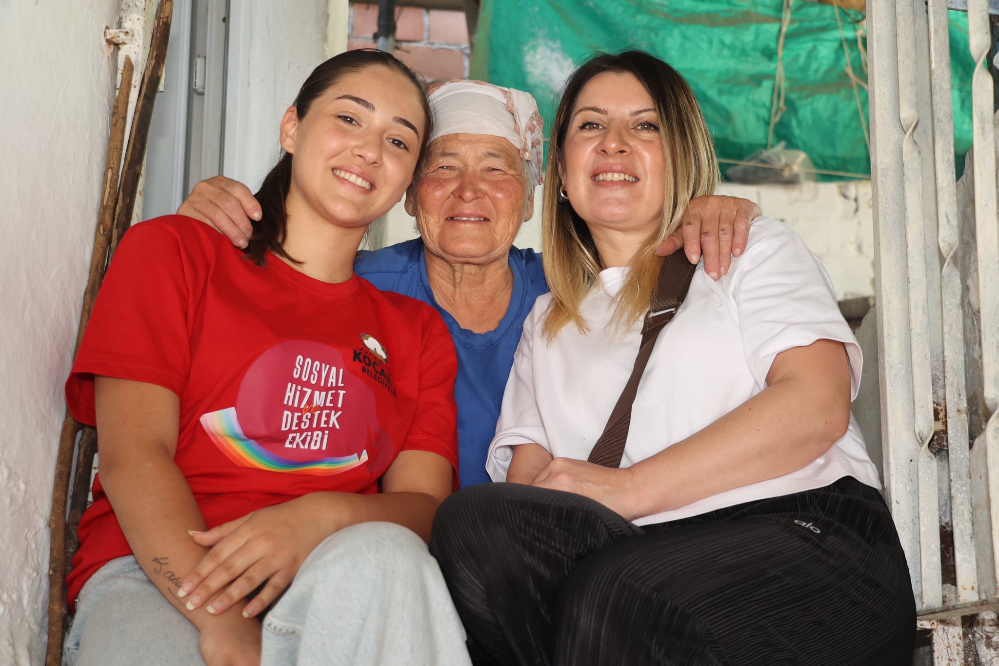 Baskan Aricinin Esi Kocarlida Gonullere Dokundu Tulay Aricidan Esentepeye Gonul Cikarmasi Hem Salvar Giyip Karabas Otu Ayikladi Hem Dertleri Dinledi 576655 Fbeb6Ea96A118Cbb69Eaa05Ae9Ecb2A9