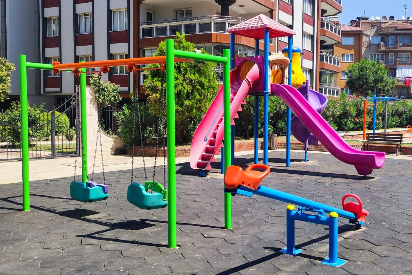 Baskan Yetiskinle Efelerin Parklari Daha Guvenli Ve Temiz 576955 3C26782Bed341Dc7F1C5D48Cb89E0250