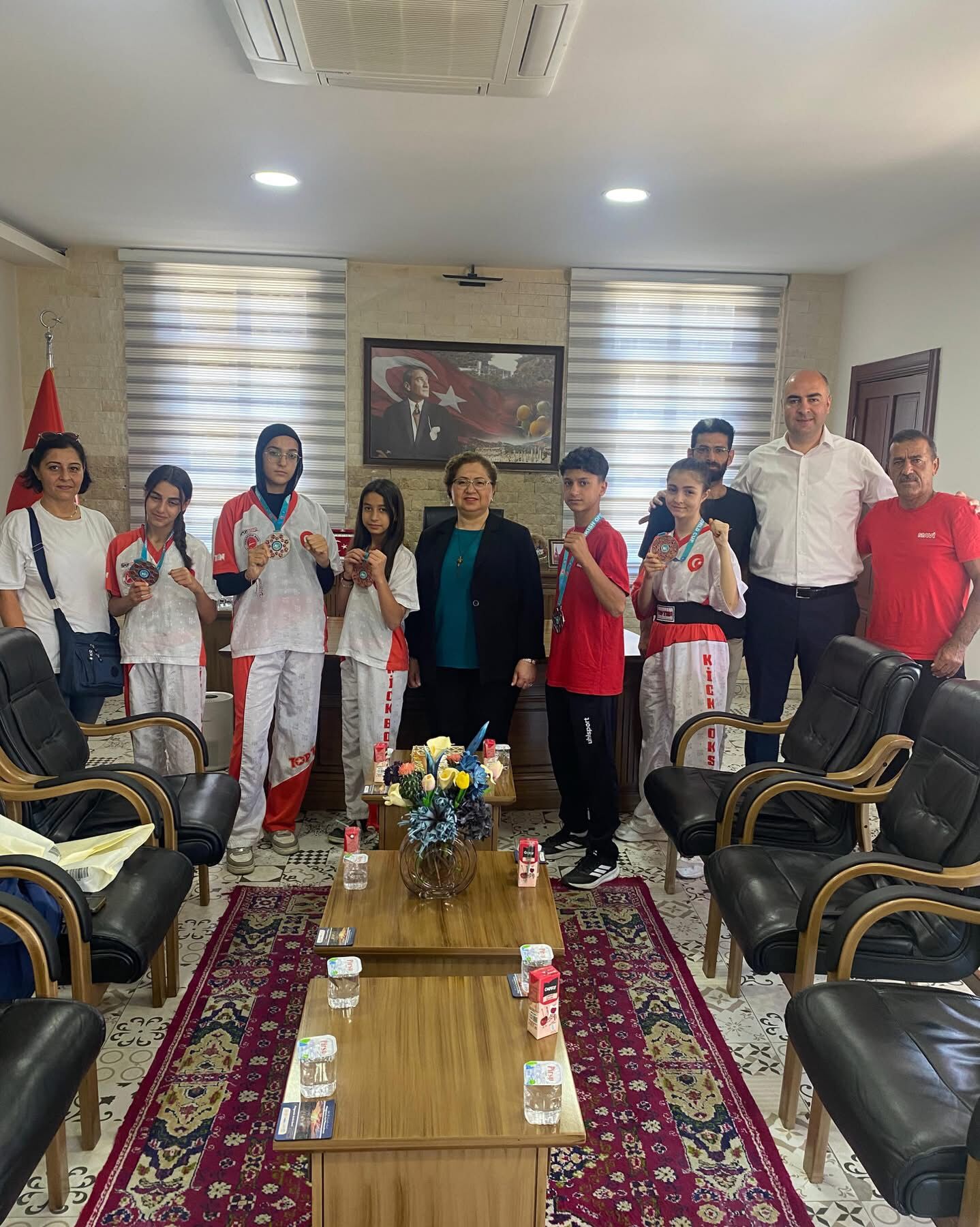 Dunya Kupasi Sampiyonlarindan Kaymakam Dogruya Ziyaret 573245 60D123543De8A4084C209F79D104419B