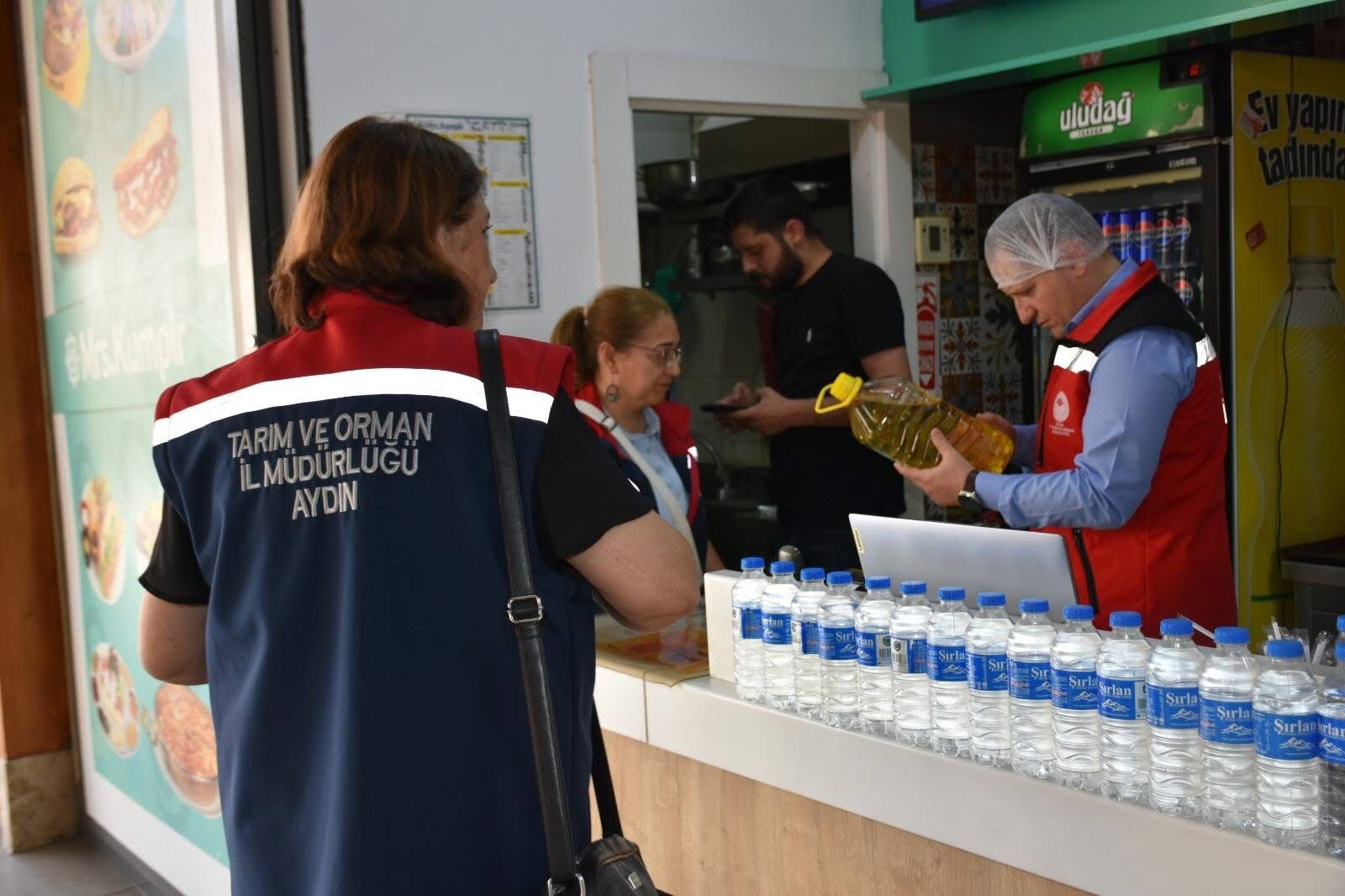 Efelerde Zeytinyagi Denetimi Isletmeler Kontrol Edildi 572804 9A25A42B0Aba3Df7E4C17Afbcba561D9