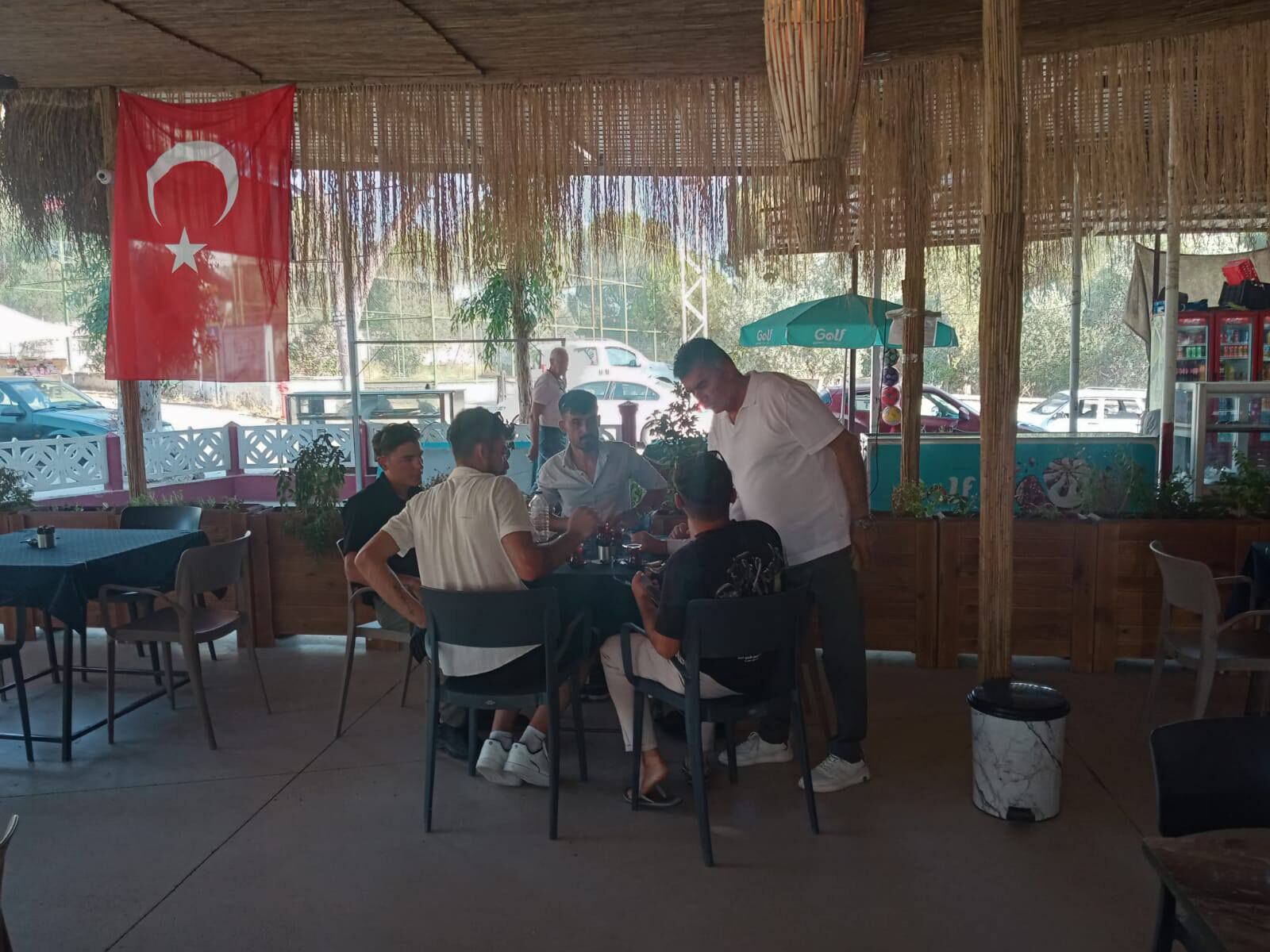 İYİ Parti Aydın'dan yangın çıkan mahalleye ziyaret
