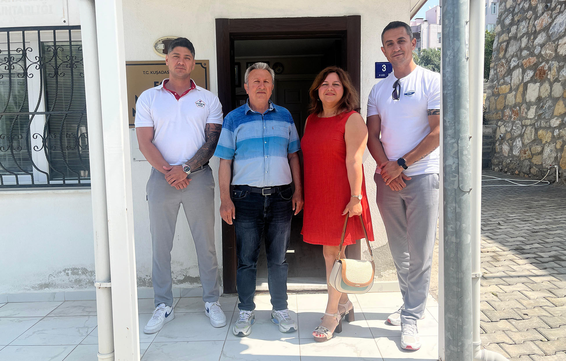 Kusadasi Belediyesinden Muhtarlara Bayram Tebrigi Ziyareti 573065 43A9A9Bd57E5E1Dd4Bbcf9Cdee2B643D
