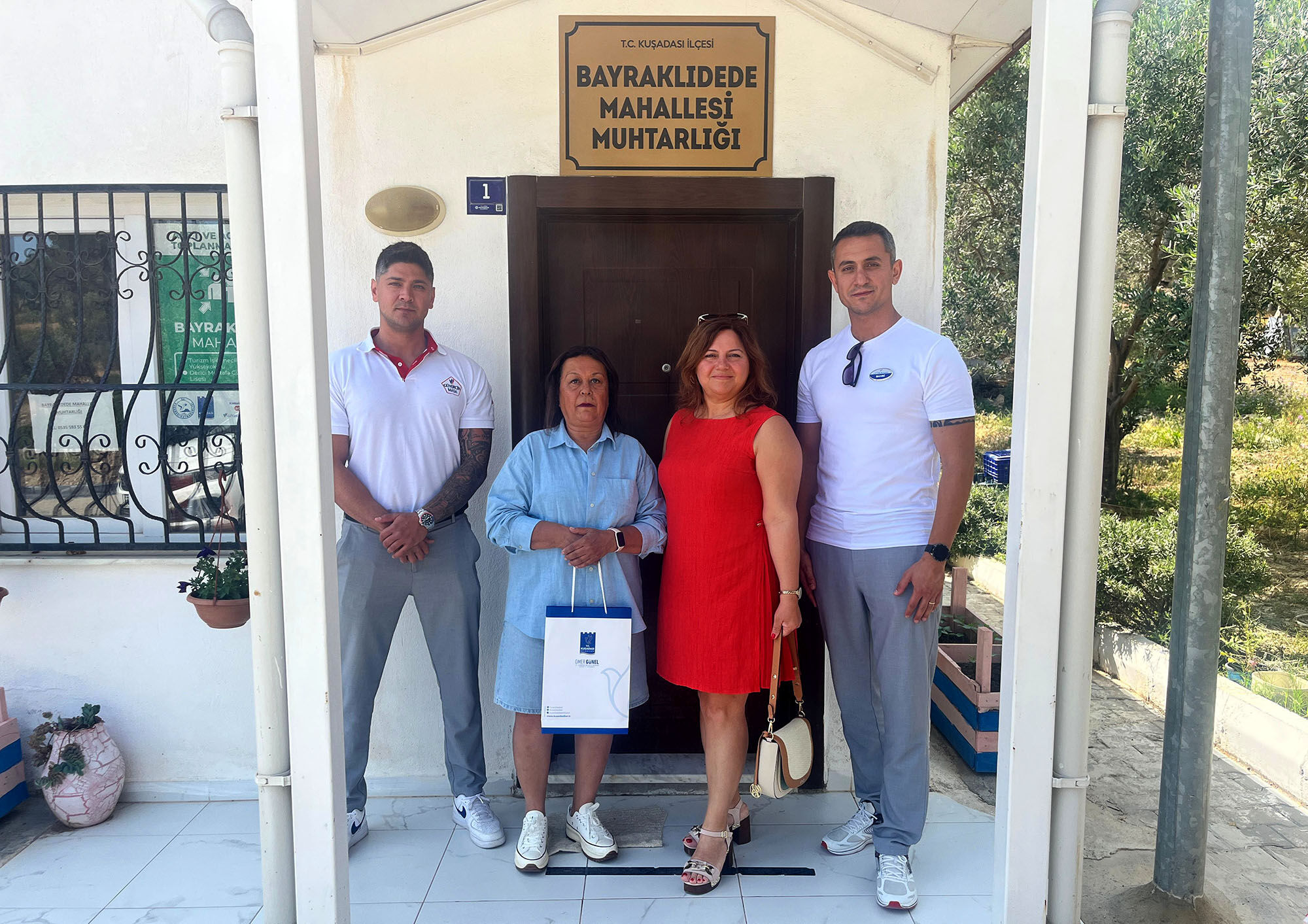Kusadasi Belediyesinden Muhtarlara Bayram Tebrigi Ziyareti 573065 E14503C5Bef18C6Ae2F982F9B20Df2Aa