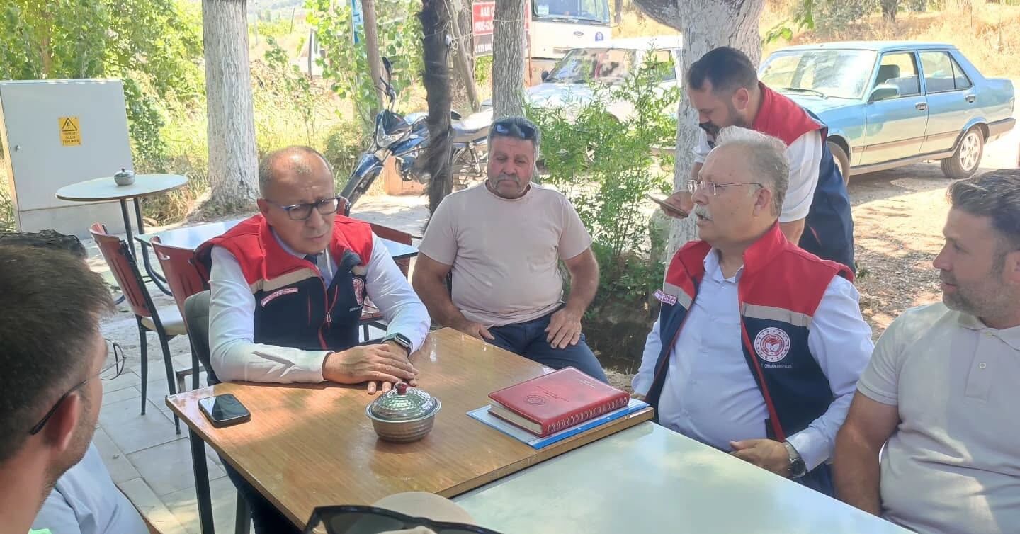 Müdür Altıntaş, üreticilerle sahada buluştu