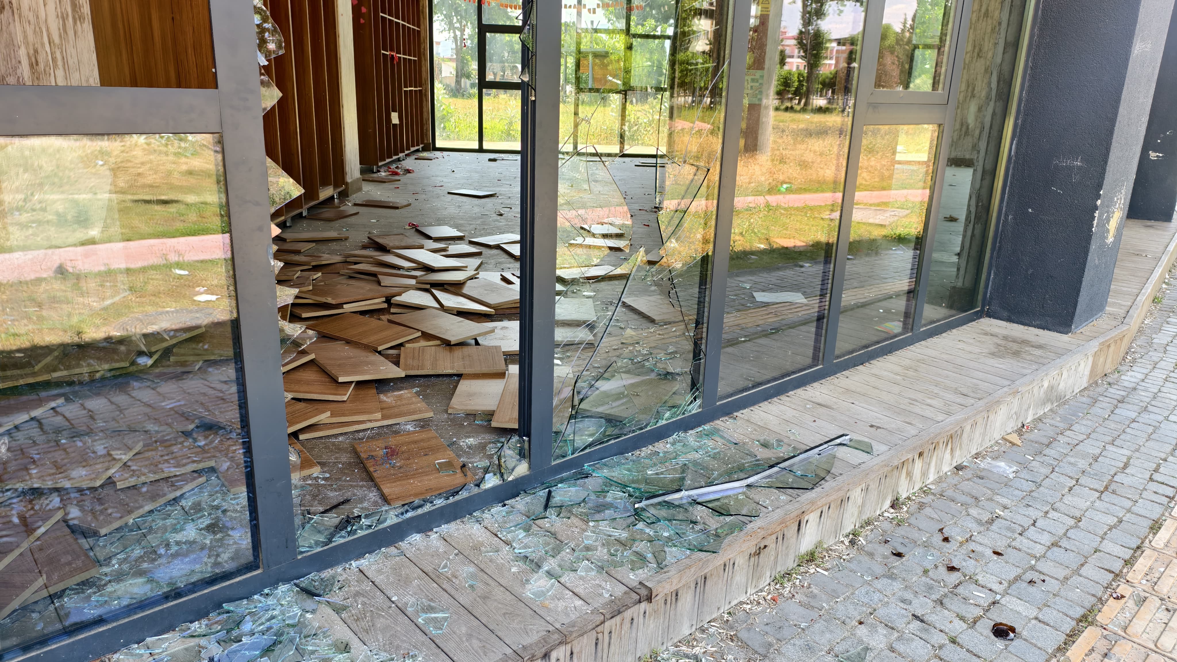 Nazilli Millet Bahcesi Kaderine Terk Edildi Milyonluk Yatirim Curuyor 572738 66Ec038Ca9Beb90Cb2Eb7B8358Fccc47