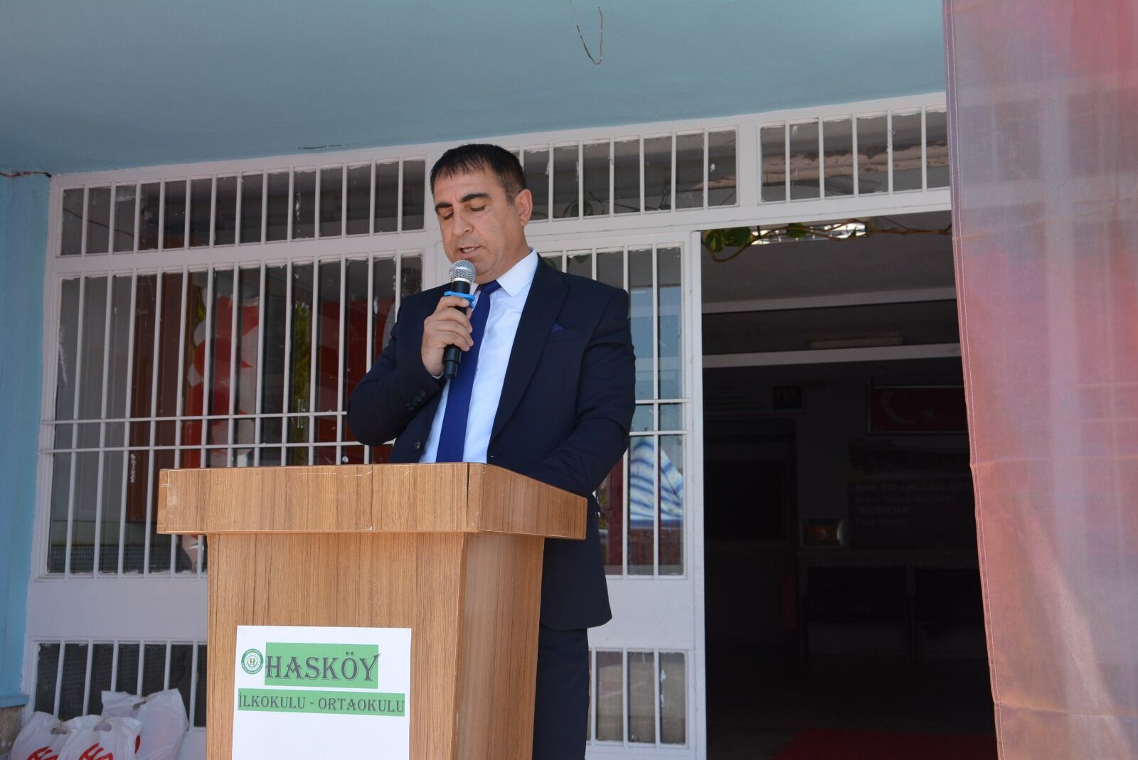 Nazilli’de 30 bin öğrenci karnesini aldı, tatil başladı